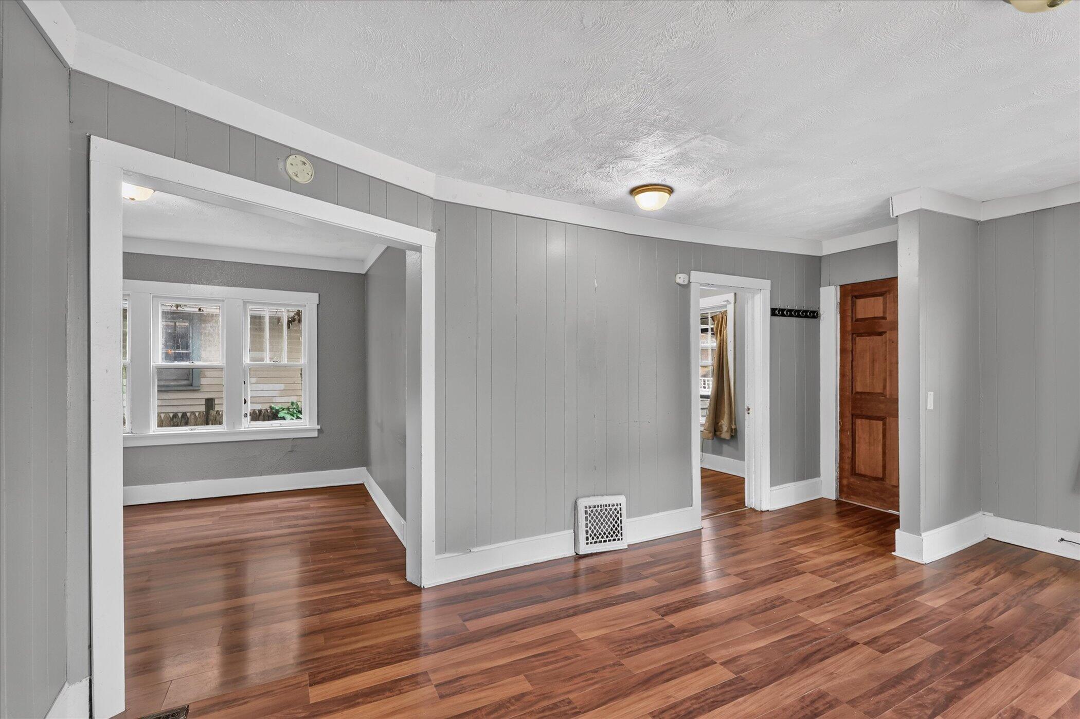 813 Hoffman Court Kalamazoo MI 49007
