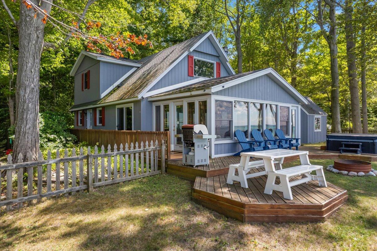 997 Lake Lane South Haven MI 49090