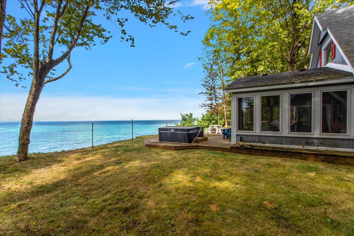 997 Lake Lane South Haven MI 49090