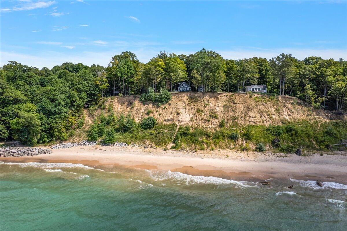 997 Lake Lane South Haven MI 49090