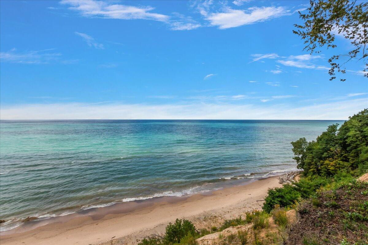 997 Lake Lane South Haven MI 49090