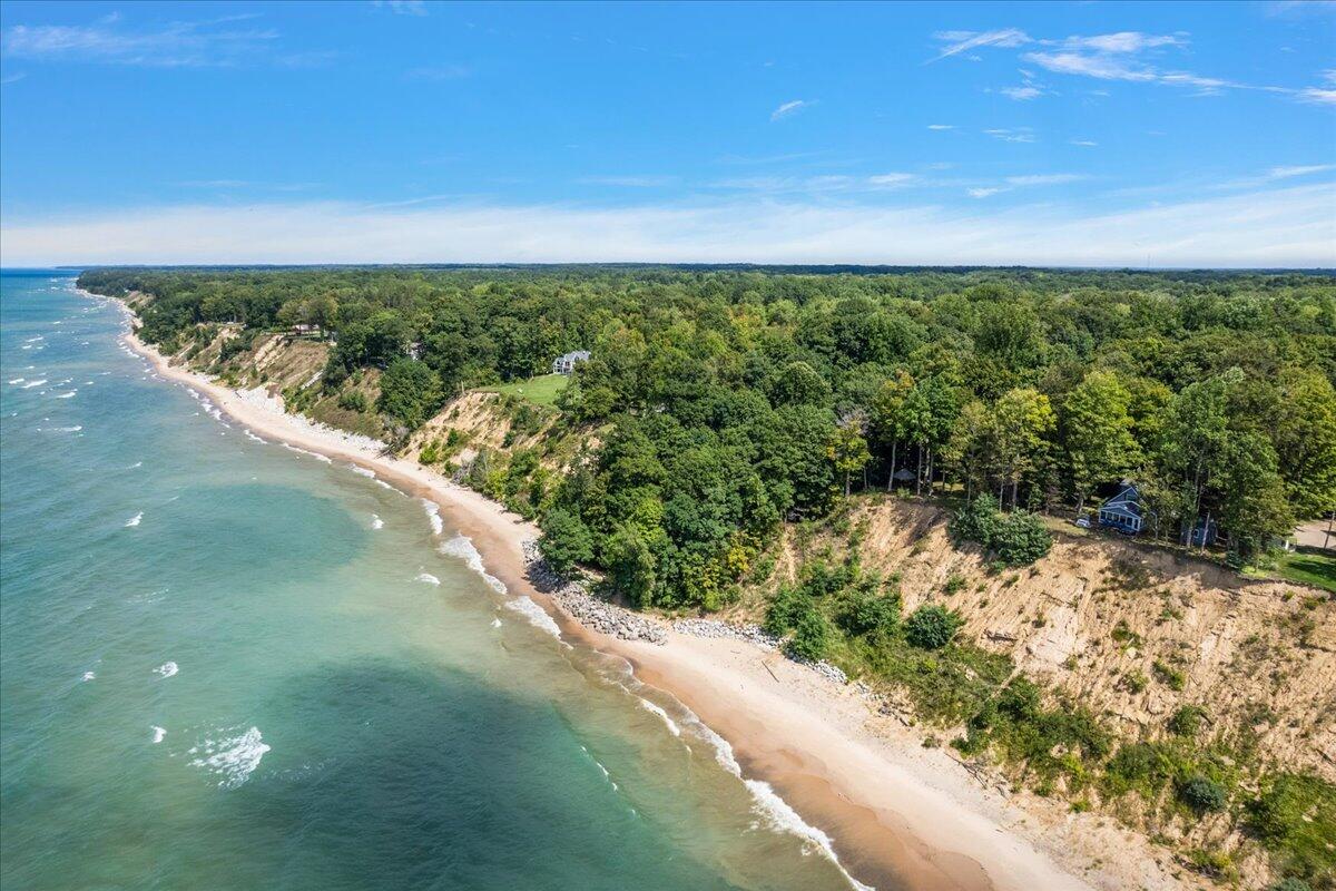 997 Lake Lane South Haven MI 49090