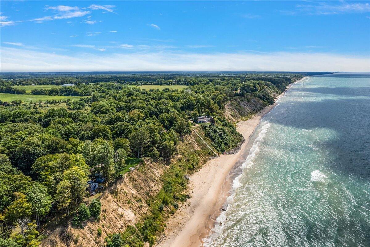 997 Lake Lane South Haven MI 49090