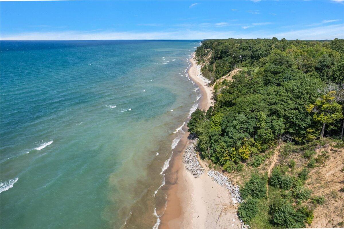 997 Lake Lane South Haven MI 49090