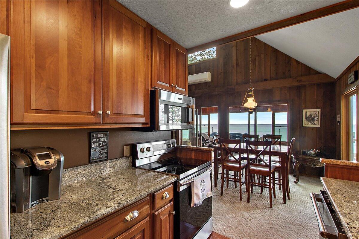 997 Lake Lane South Haven MI 49090