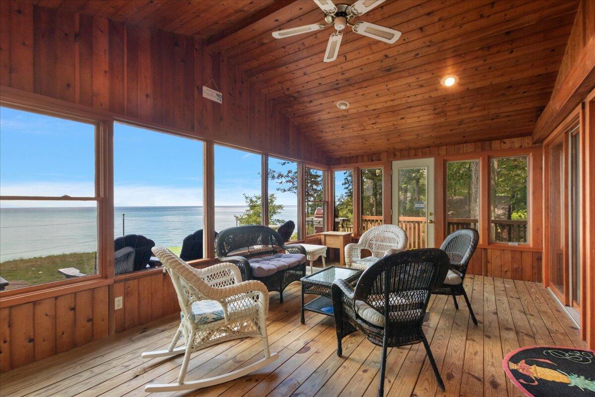 997 Lake Lane South Haven MI 49090