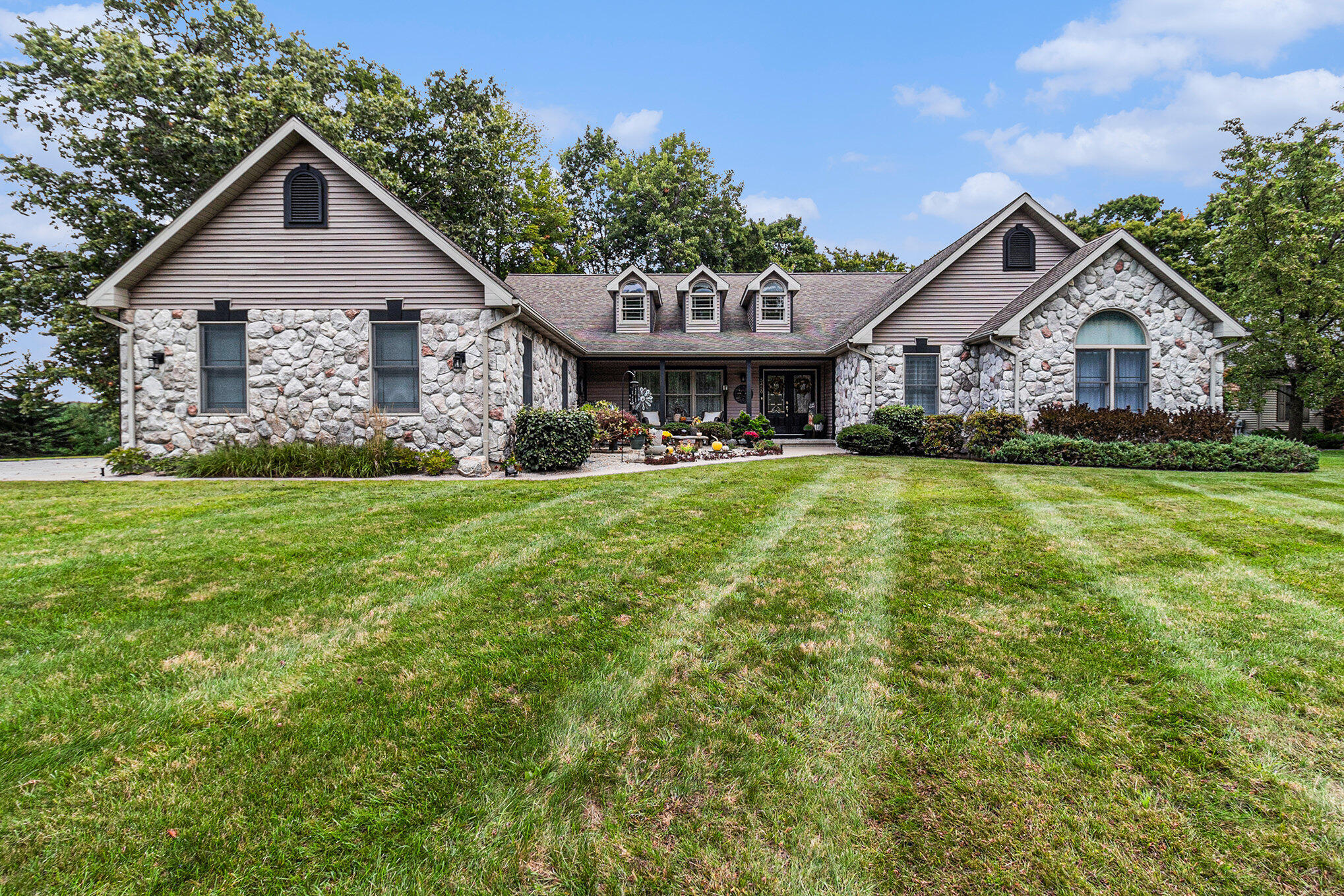 5450 W Riverside Drive Ludington MI 49431