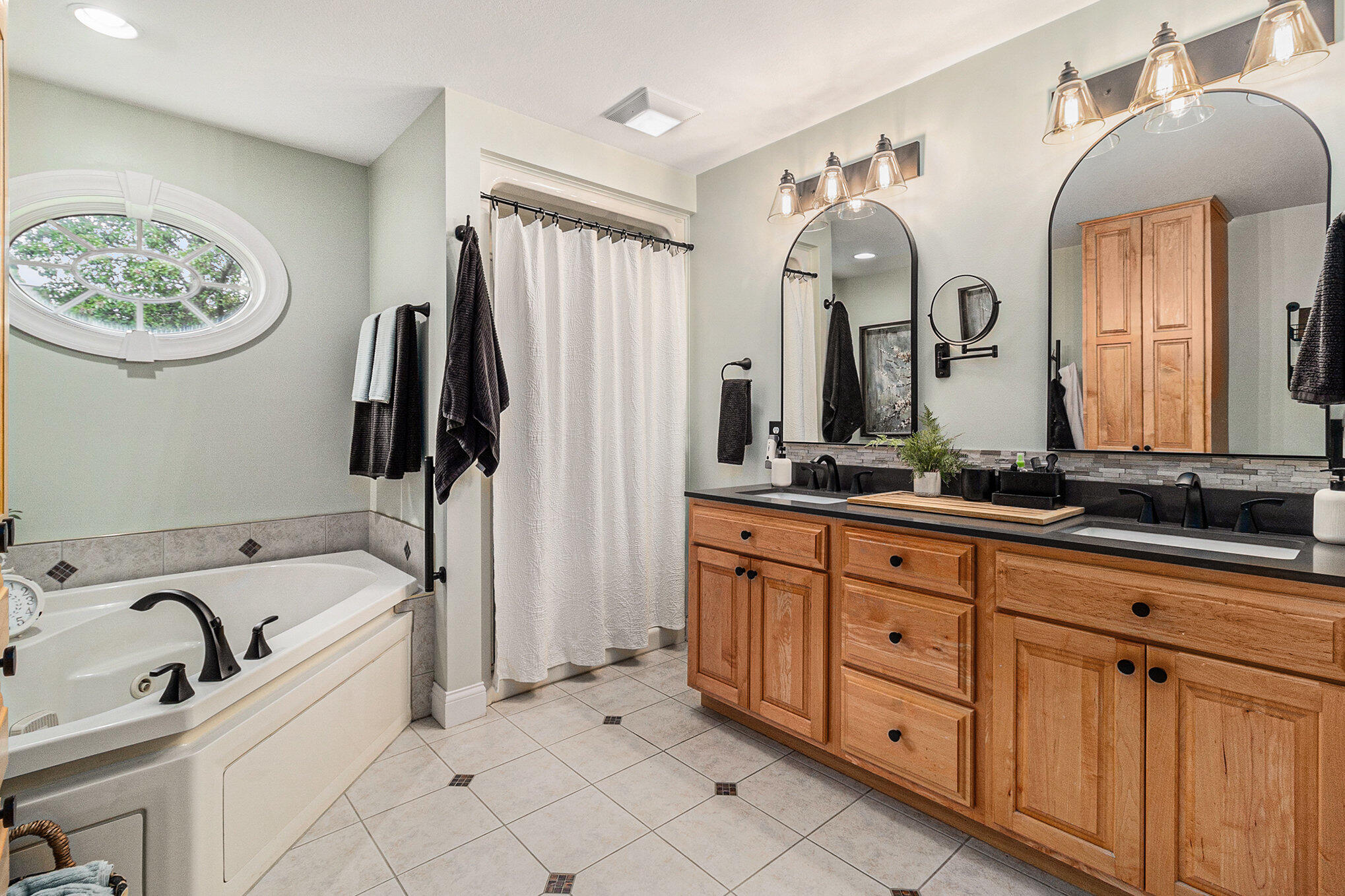 5450 W Riverside Drive Ludington MI 49431