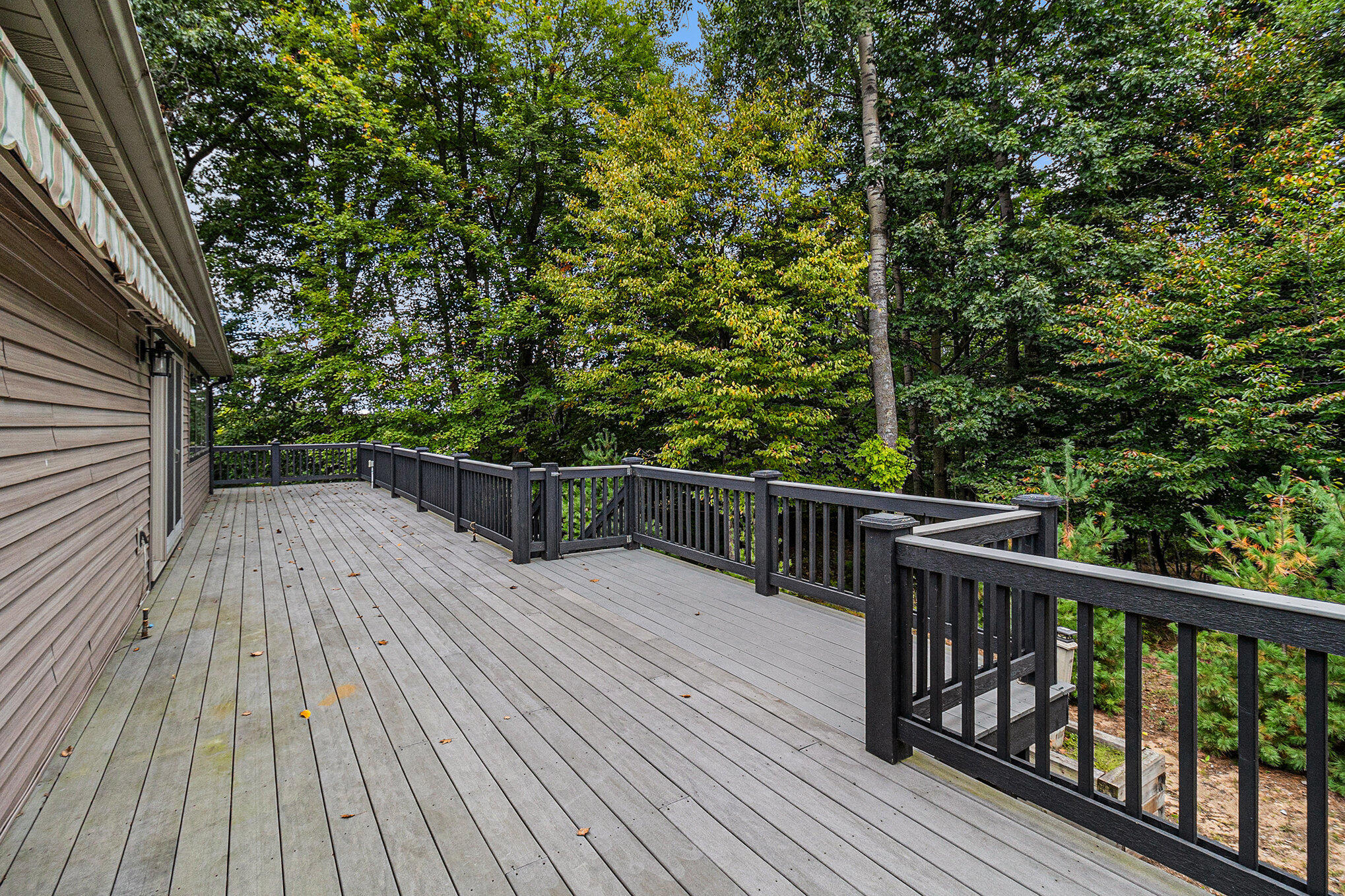 5450 W Riverside Drive Ludington MI 49431