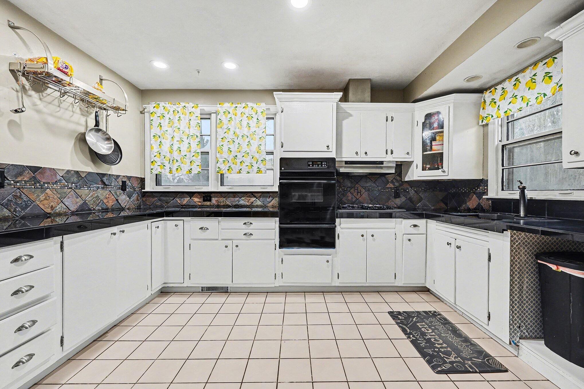 2463 Kinney Avenue NW Grand Rapids MI 49534