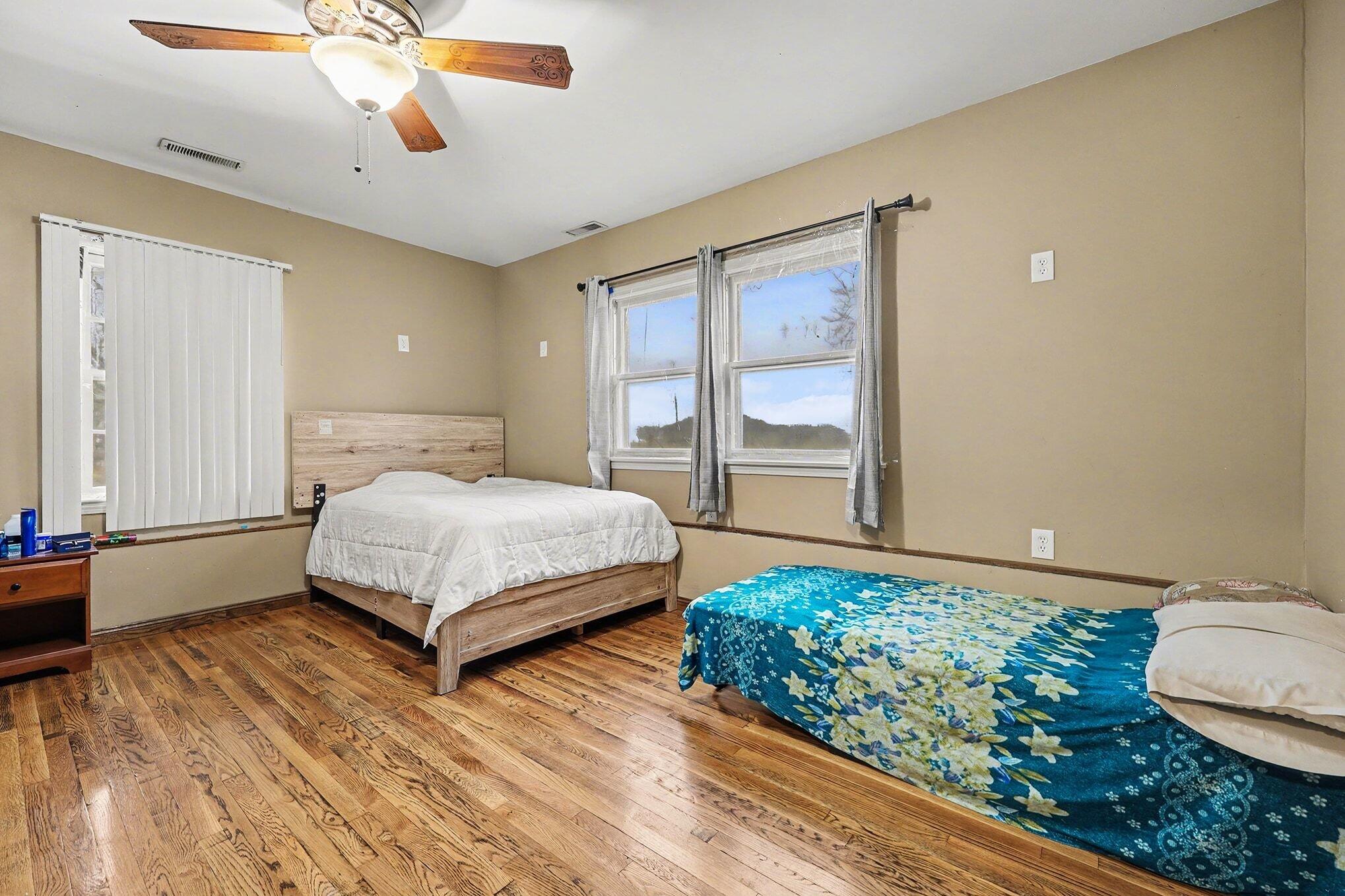 2463 Kinney Avenue NW Grand Rapids MI 49534