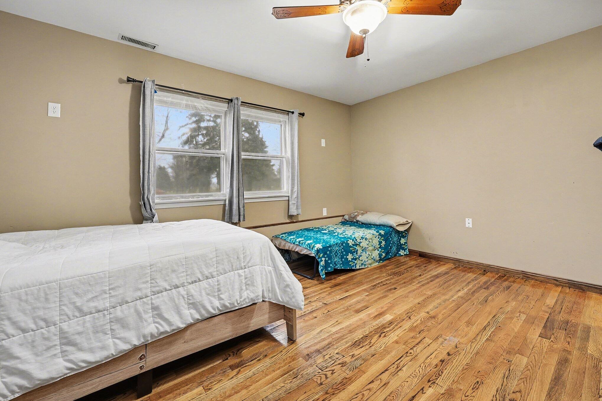 2463 Kinney Avenue NW Grand Rapids MI 49534