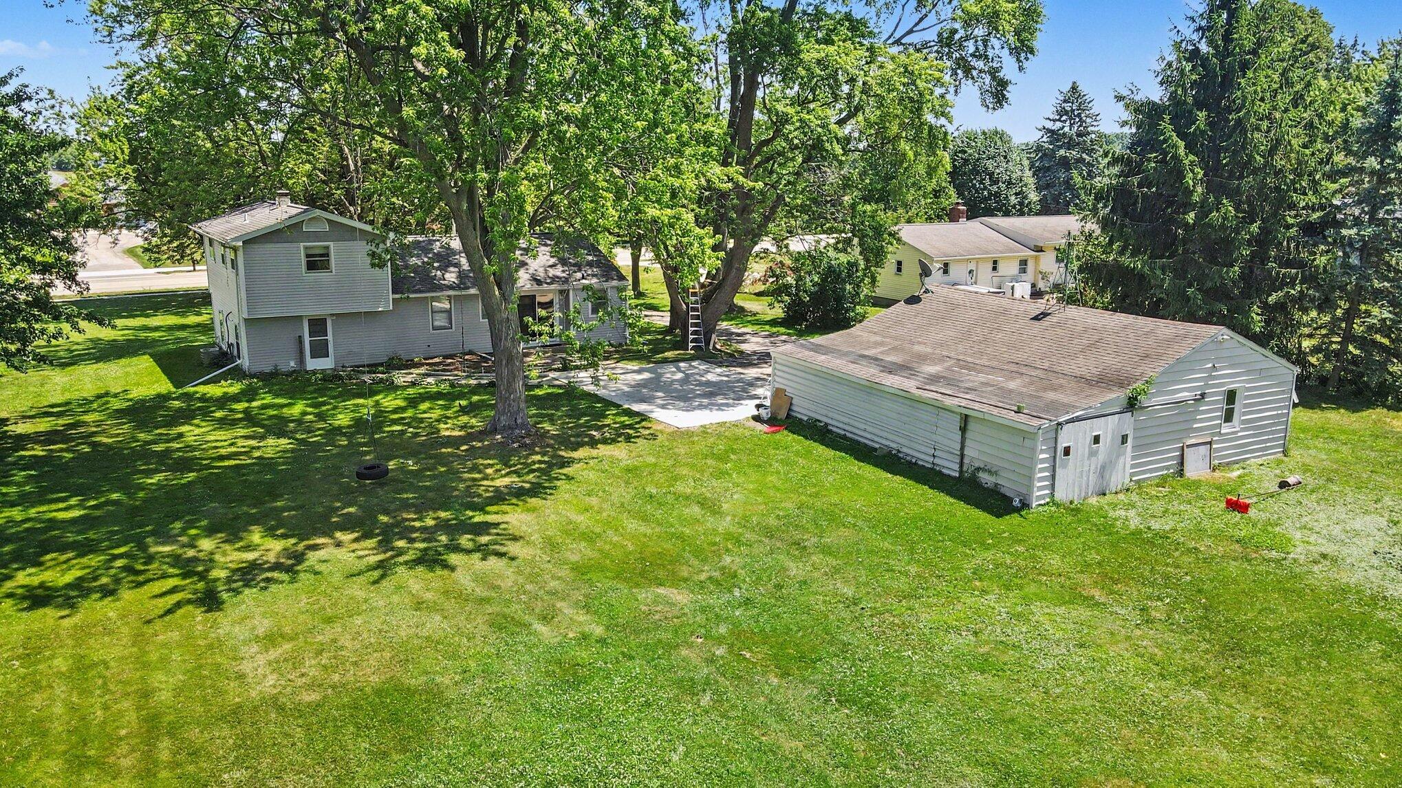 2463 Kinney Avenue NW Grand Rapids MI 49534