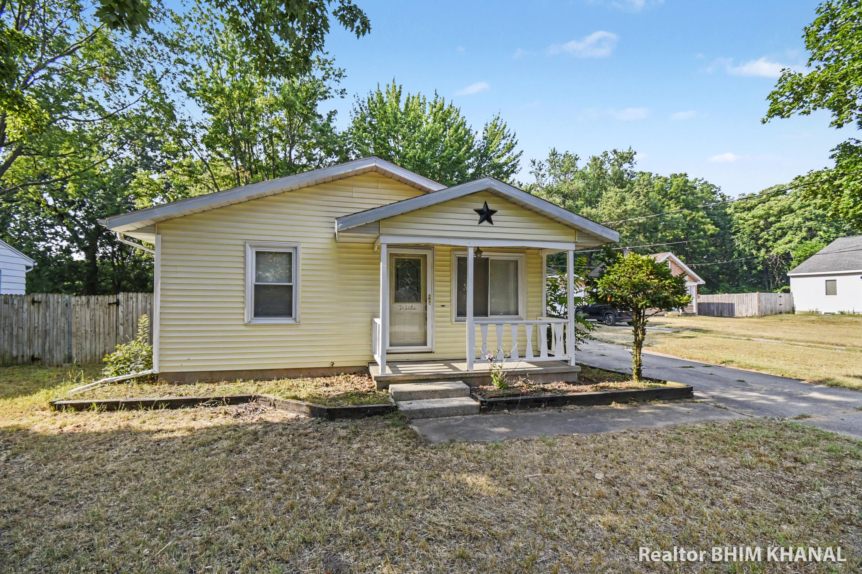 102 Sluyter Street SE Grand Rapids MI 49548