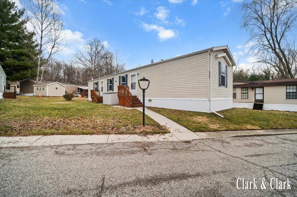 6900 Knottypine Street NE Rockford MI 49341