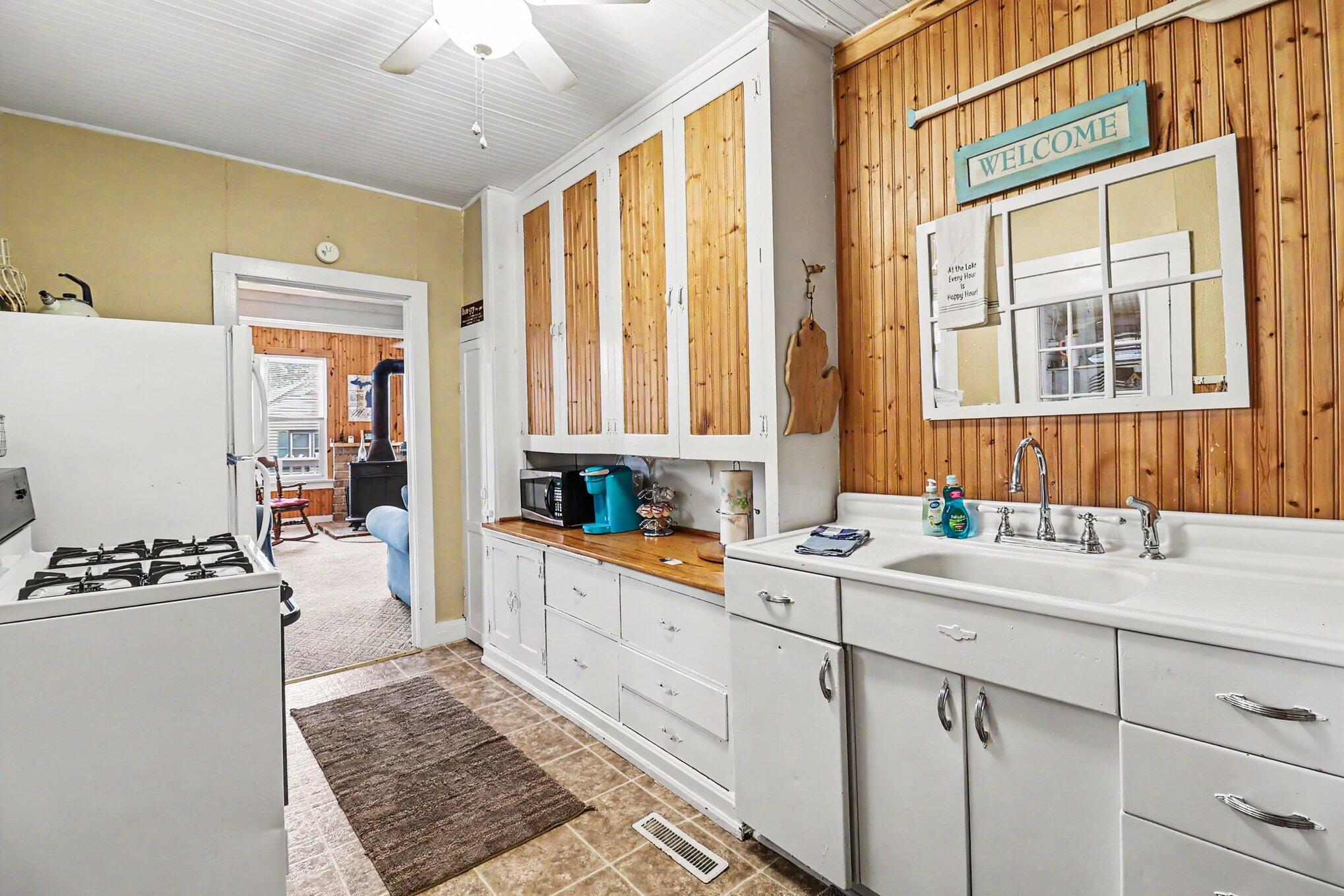 3802 N Lakeshore Drive Ludington MI 49431