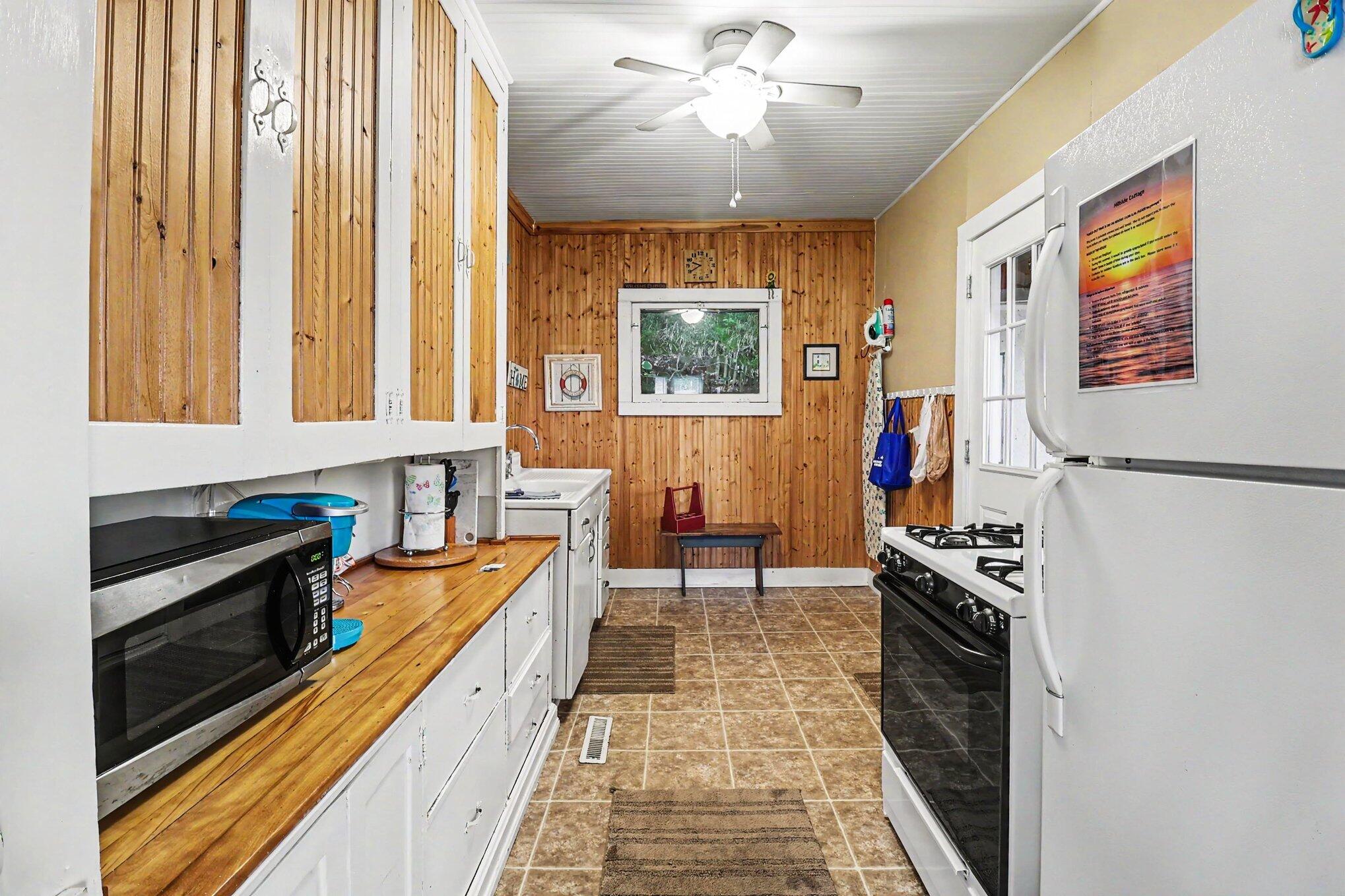 3802 N Lakeshore Drive Ludington MI 49431