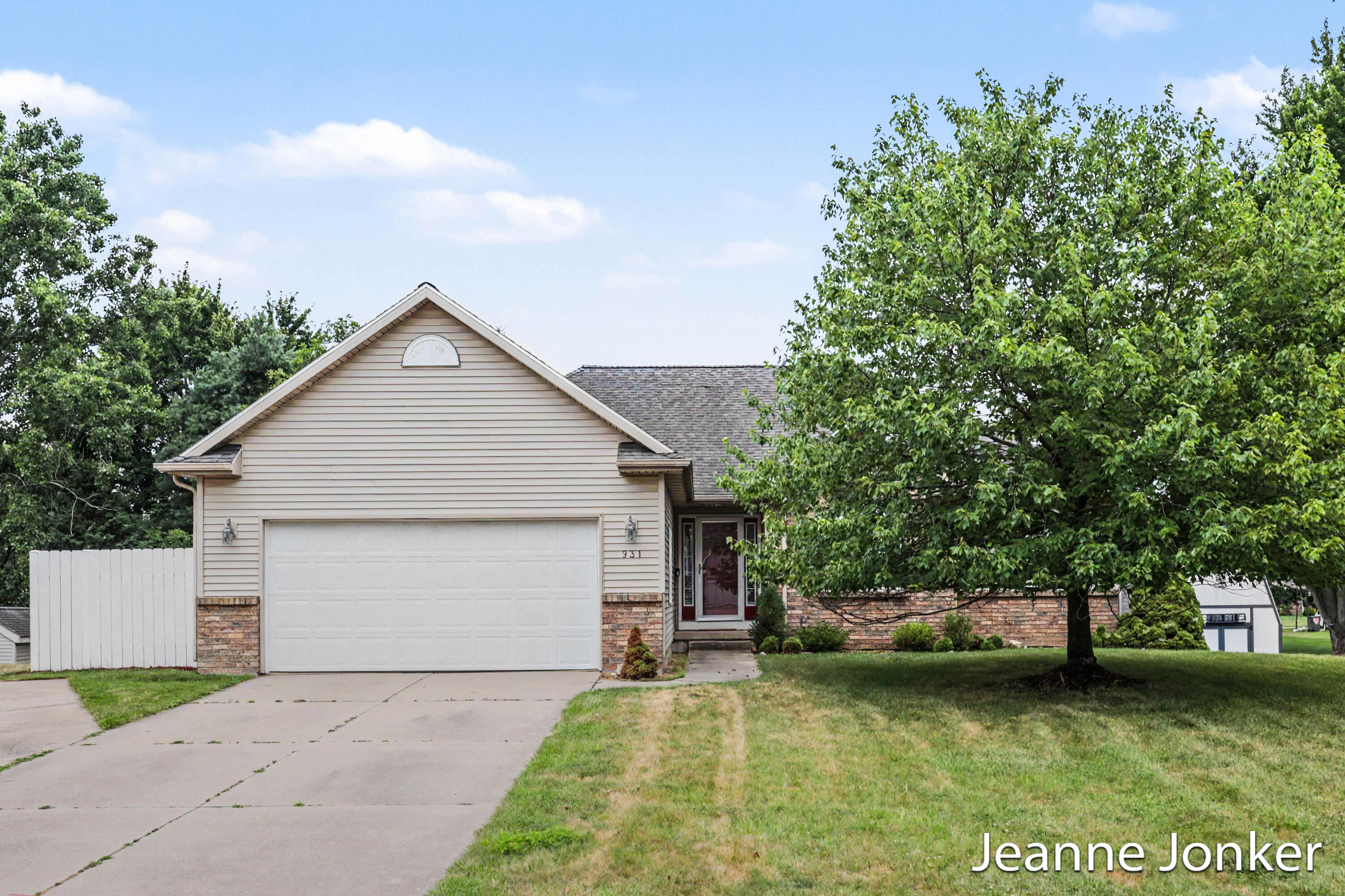 931 Sunset Hills Avenue NW Grand Rapids MI 49534
