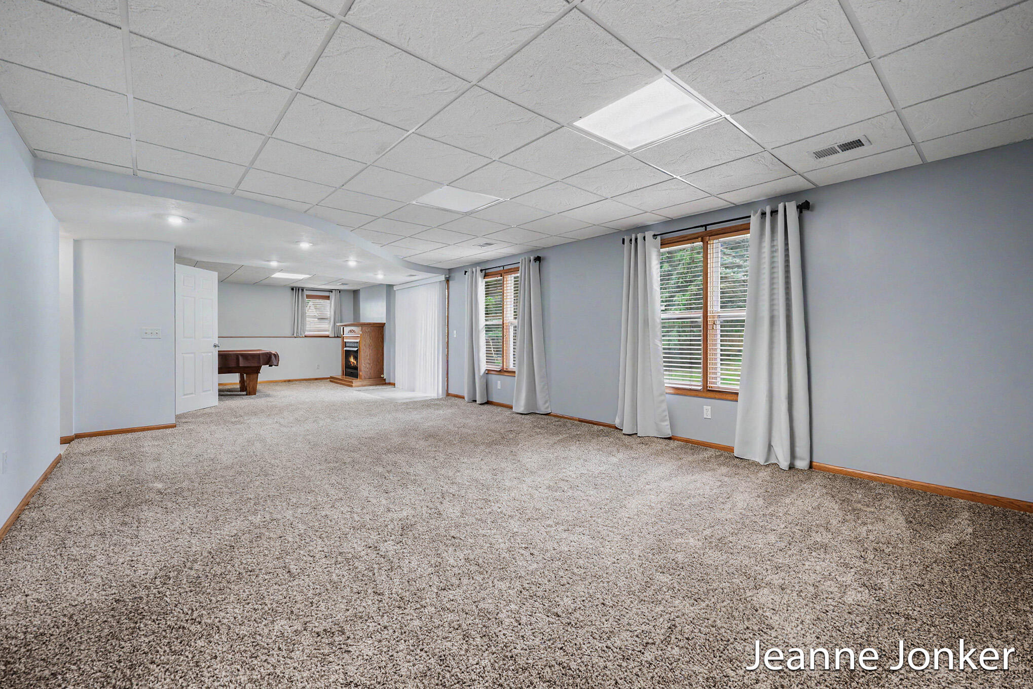 931 Sunset Hills Avenue NW Grand Rapids MI 49534