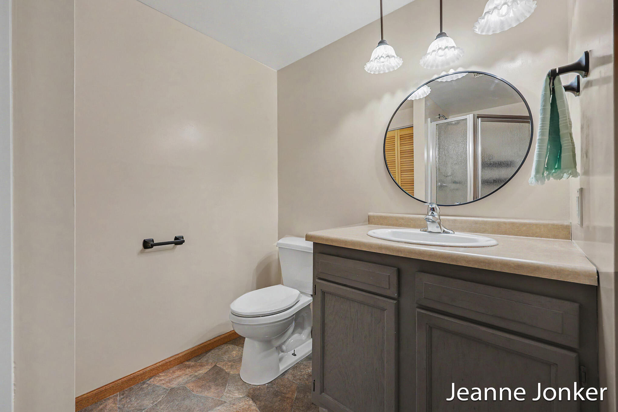 931 Sunset Hills Avenue NW Grand Rapids MI 49534