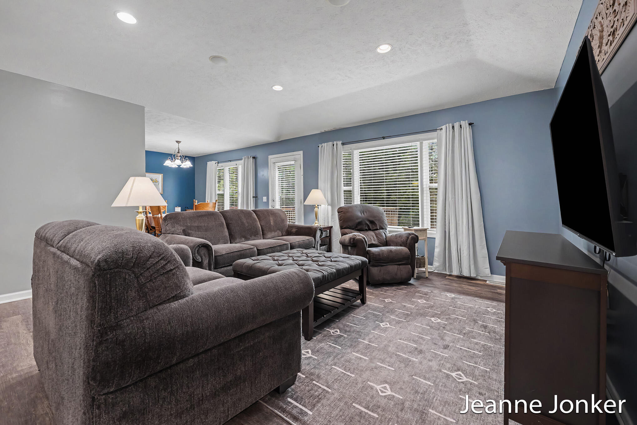 931 Sunset Hills Avenue NW Grand Rapids MI 49534