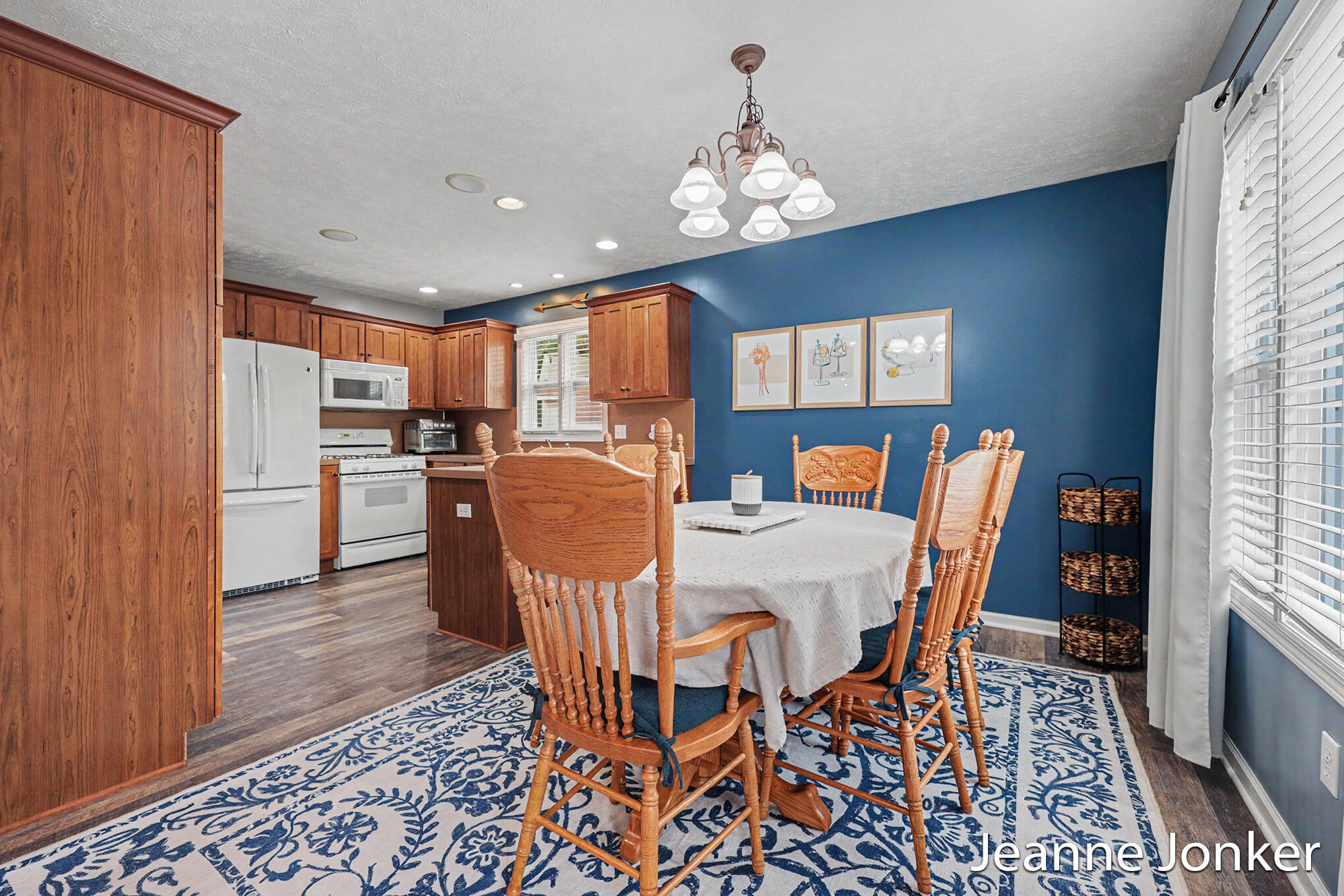 931 Sunset Hills Avenue NW Grand Rapids MI 49534