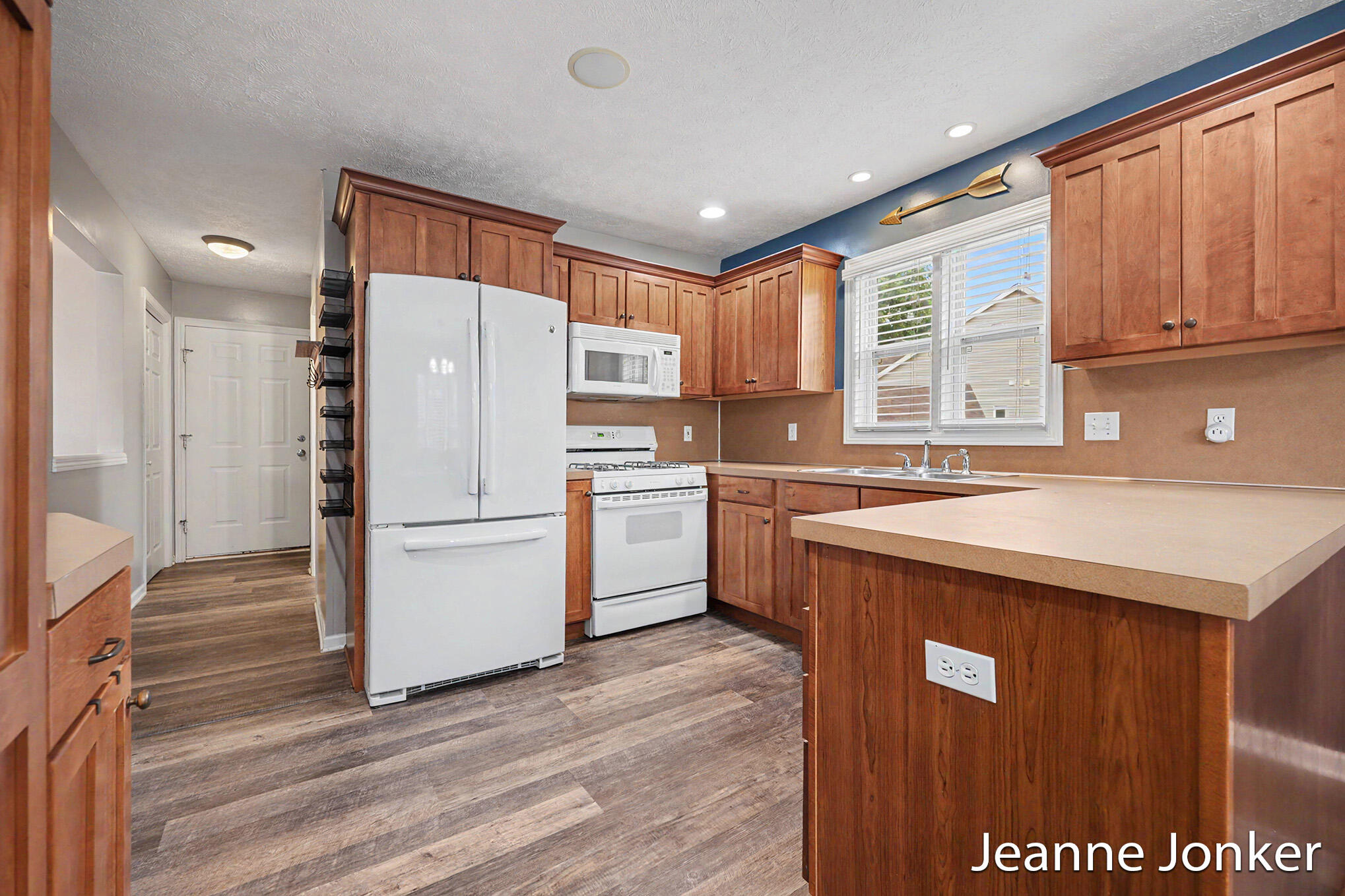 931 Sunset Hills Avenue NW Grand Rapids MI 49534