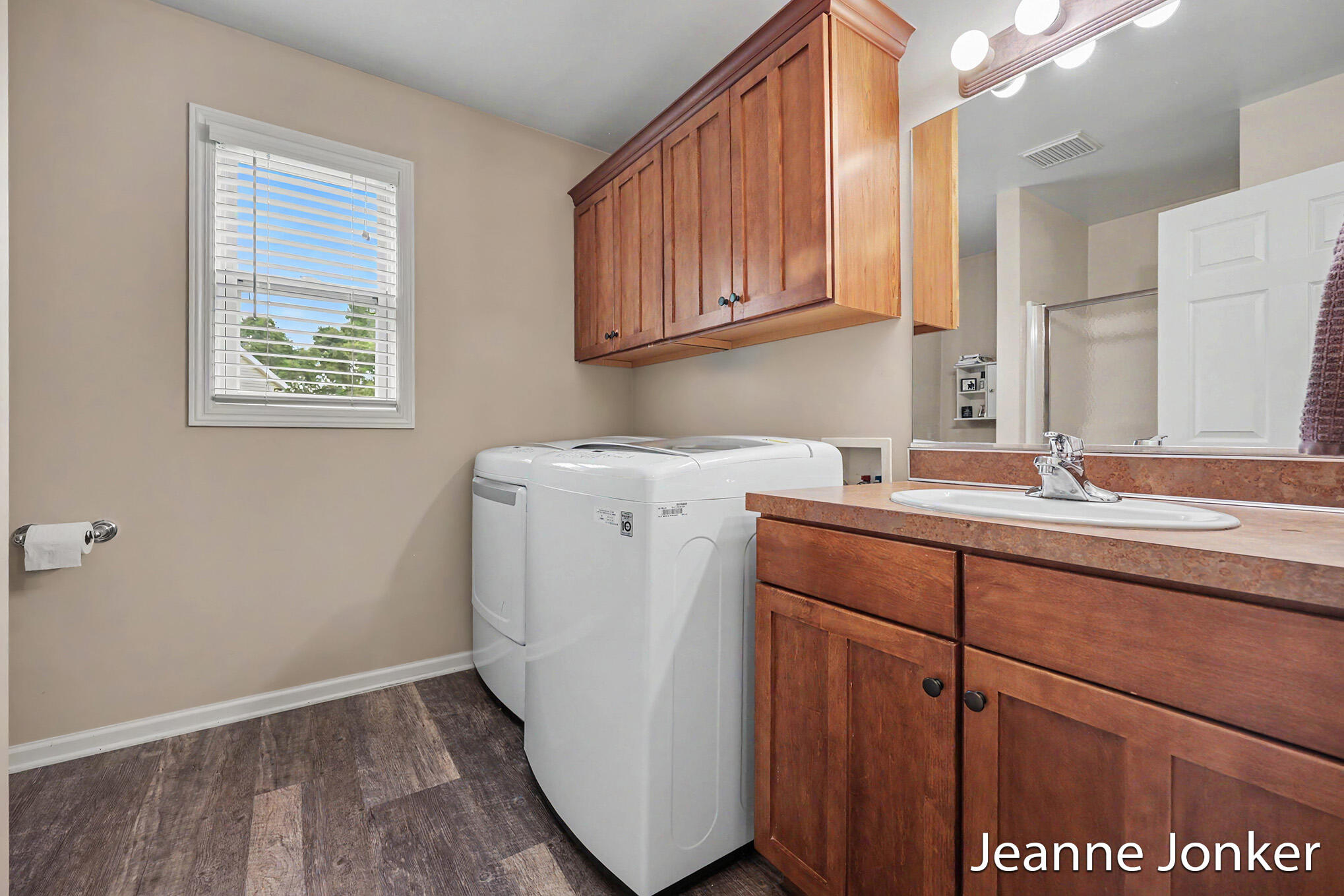 931 Sunset Hills Avenue NW Grand Rapids MI 49534