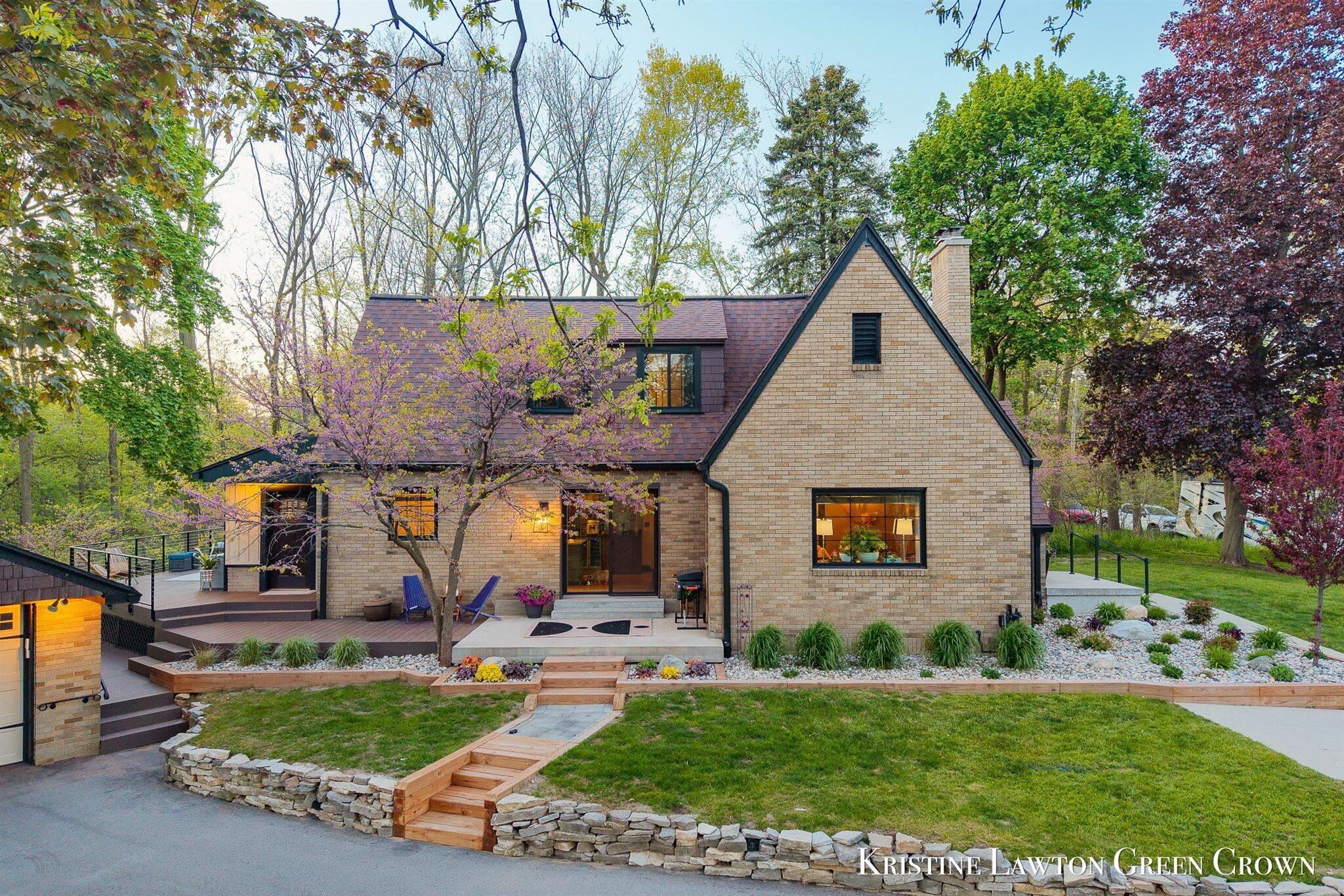 200 Greenridge Drive NW Grand Rapids MI 49544
