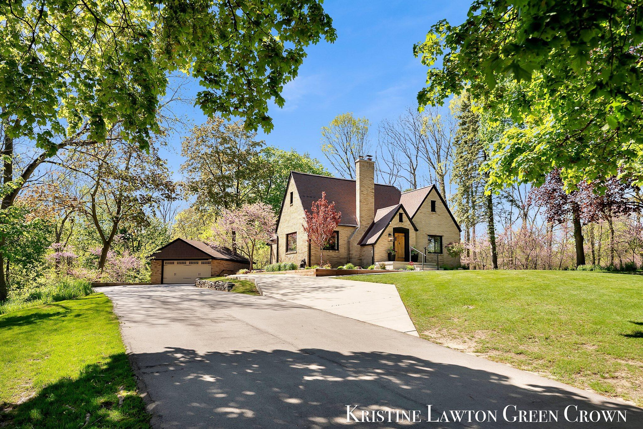 200 Greenridge Drive NW Grand Rapids MI 49544