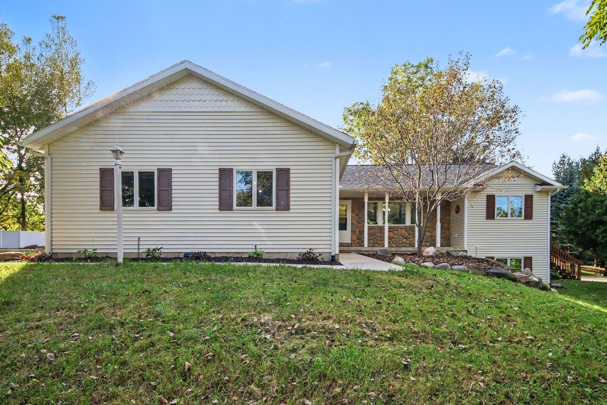 4533 Fruit Ridge Avenue NW Grand Rapids MI 49544