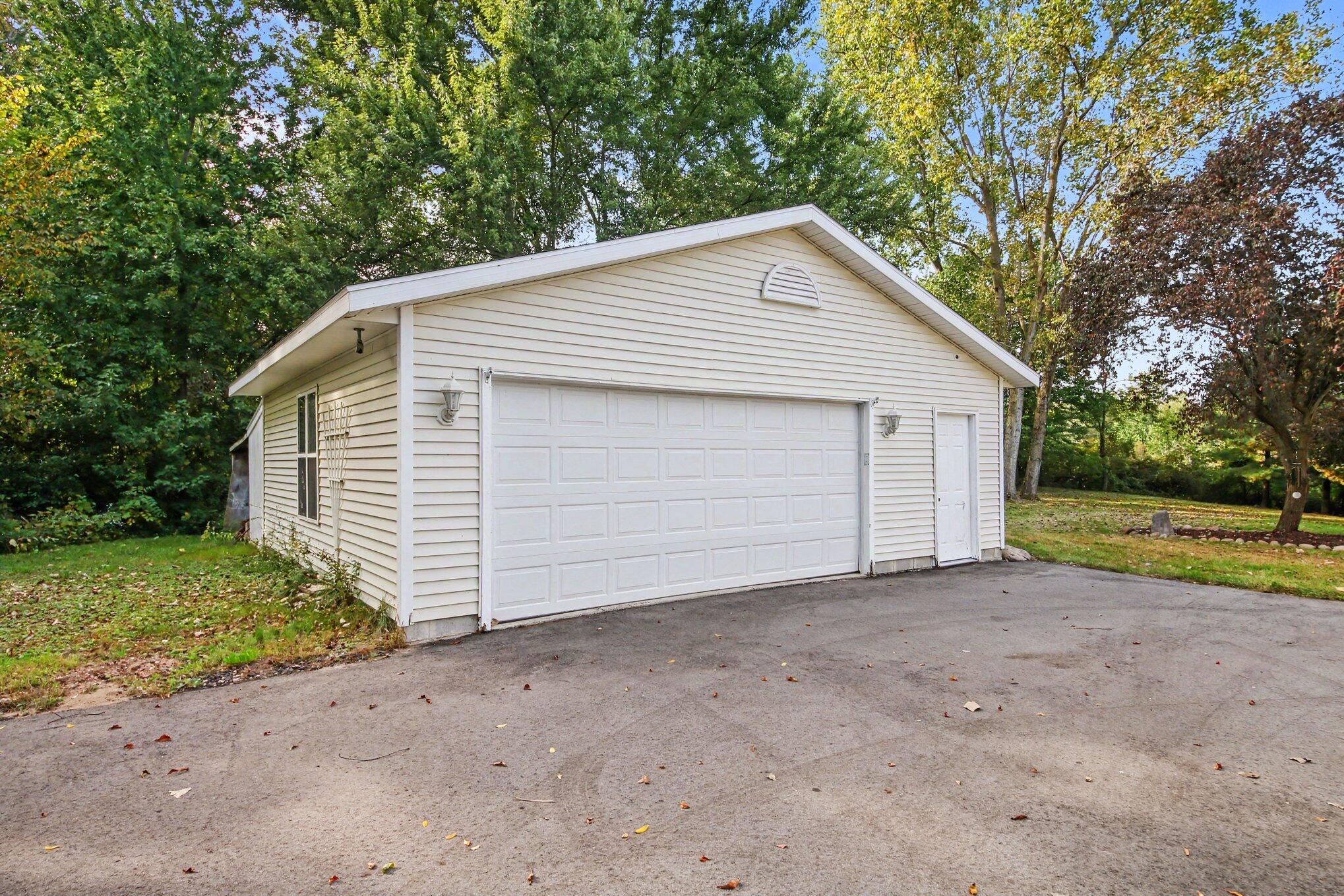 4533 Fruit Ridge Avenue NW Grand Rapids MI 49544