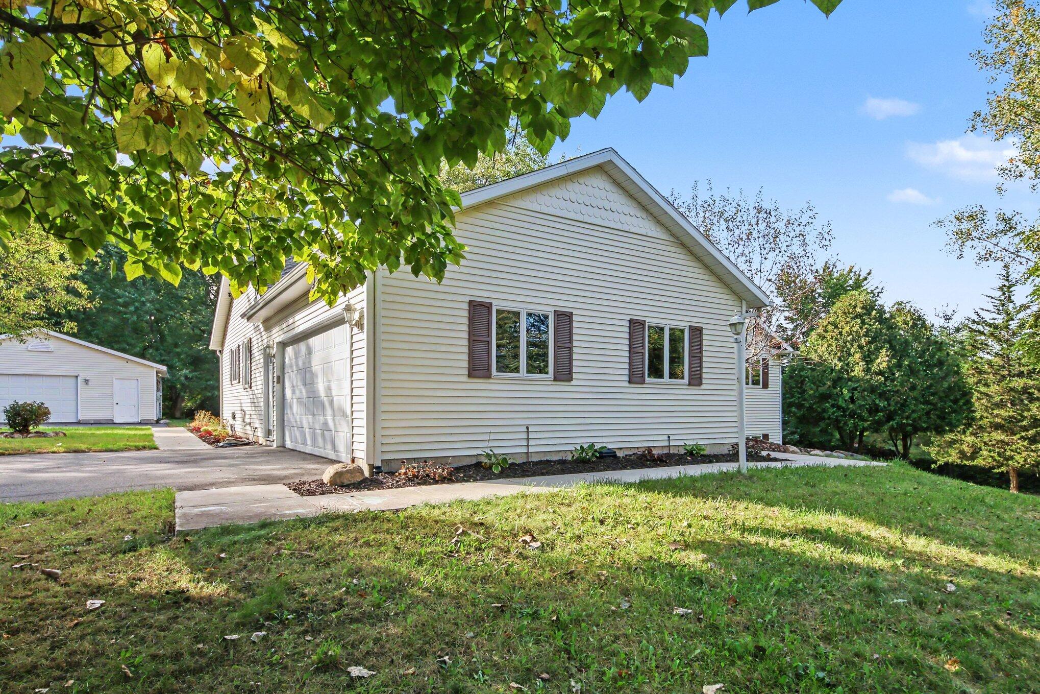 4533 Fruit Ridge Avenue NW Grand Rapids MI 49544