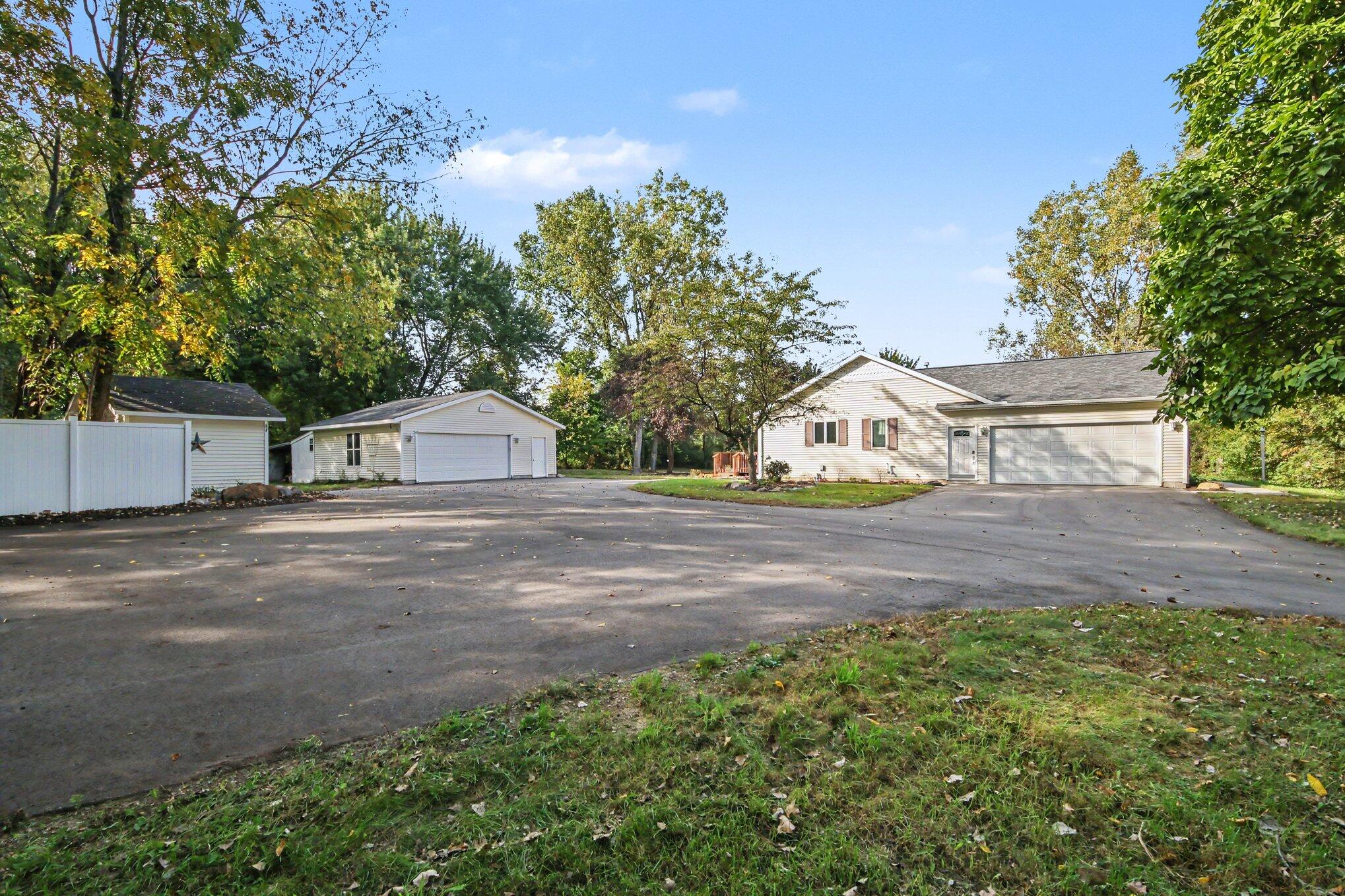 4533 Fruit Ridge Avenue NW Grand Rapids MI 49544