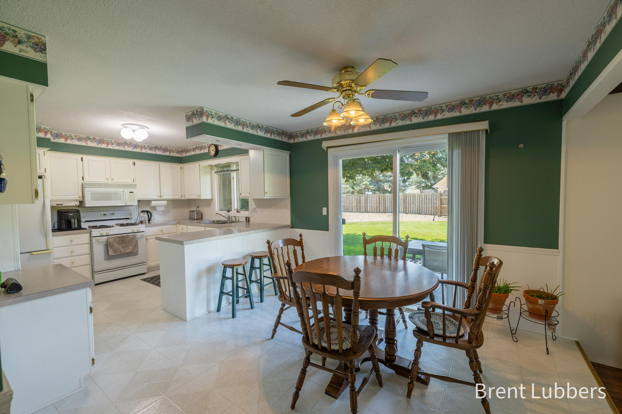 2685 E Chester Drive Zeeland MI 49464