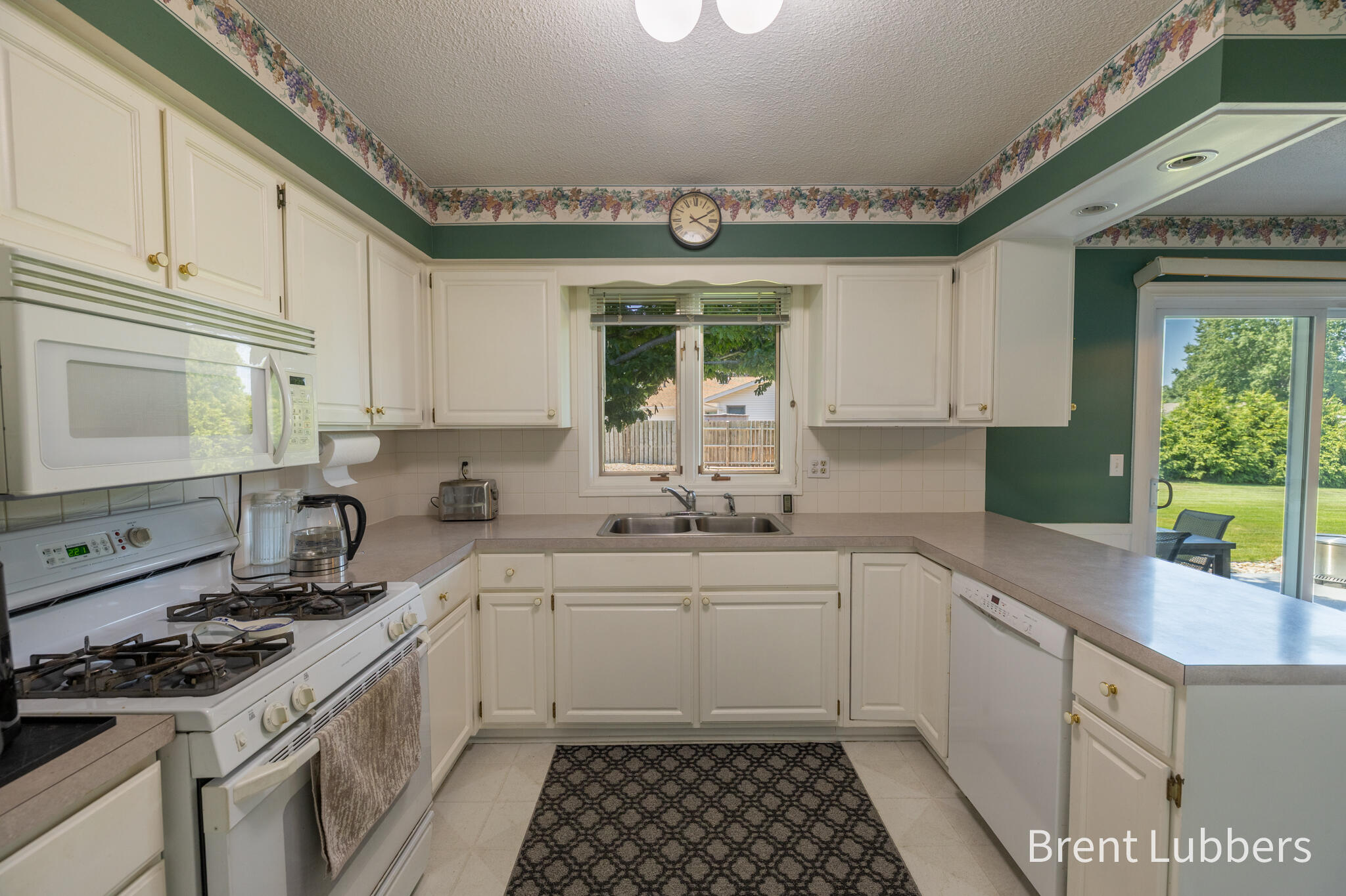 2685 E Chester Drive Zeeland MI 49464