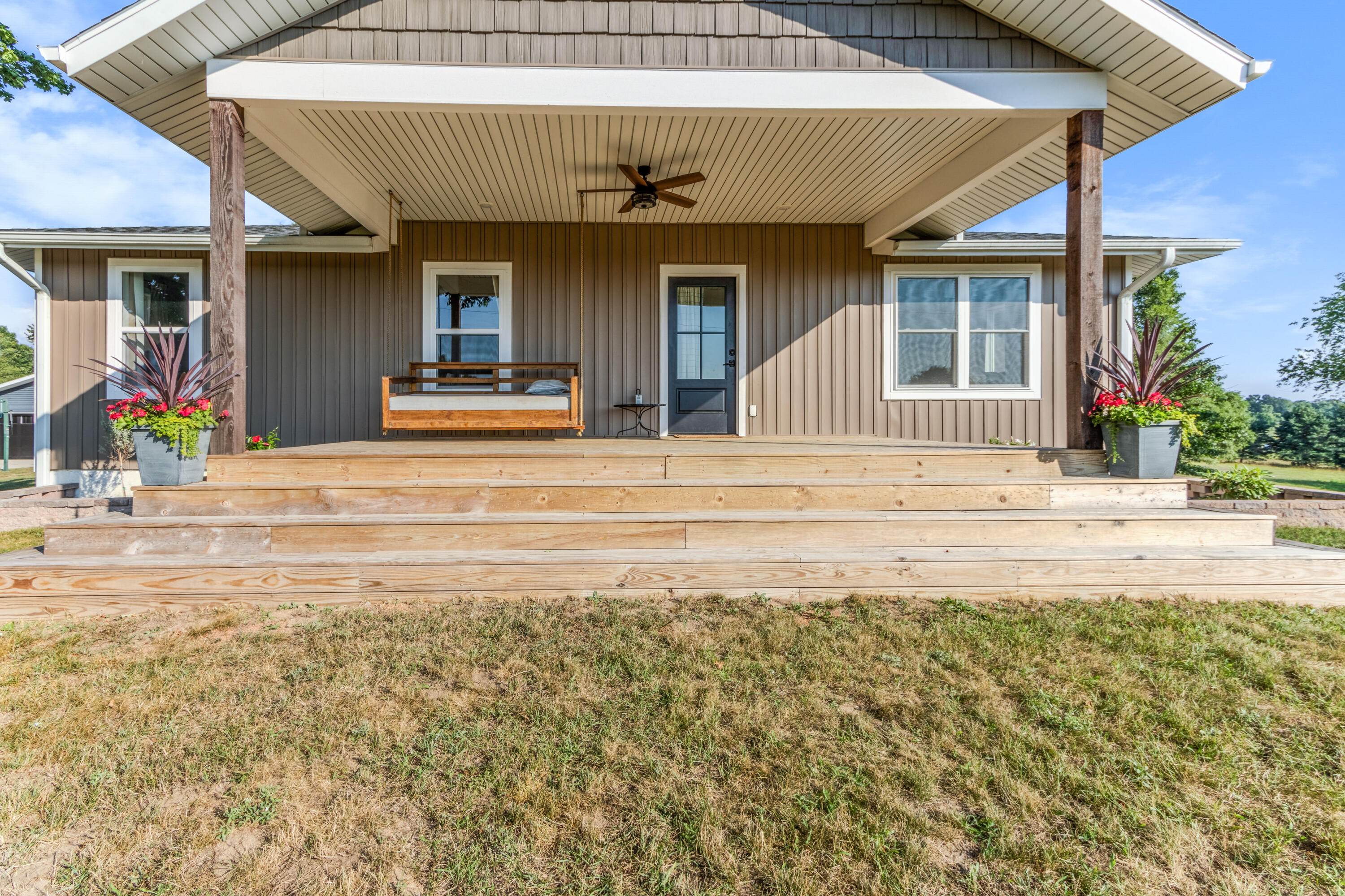 10390 Lovers Lane NW Grand Rapids MI 49534