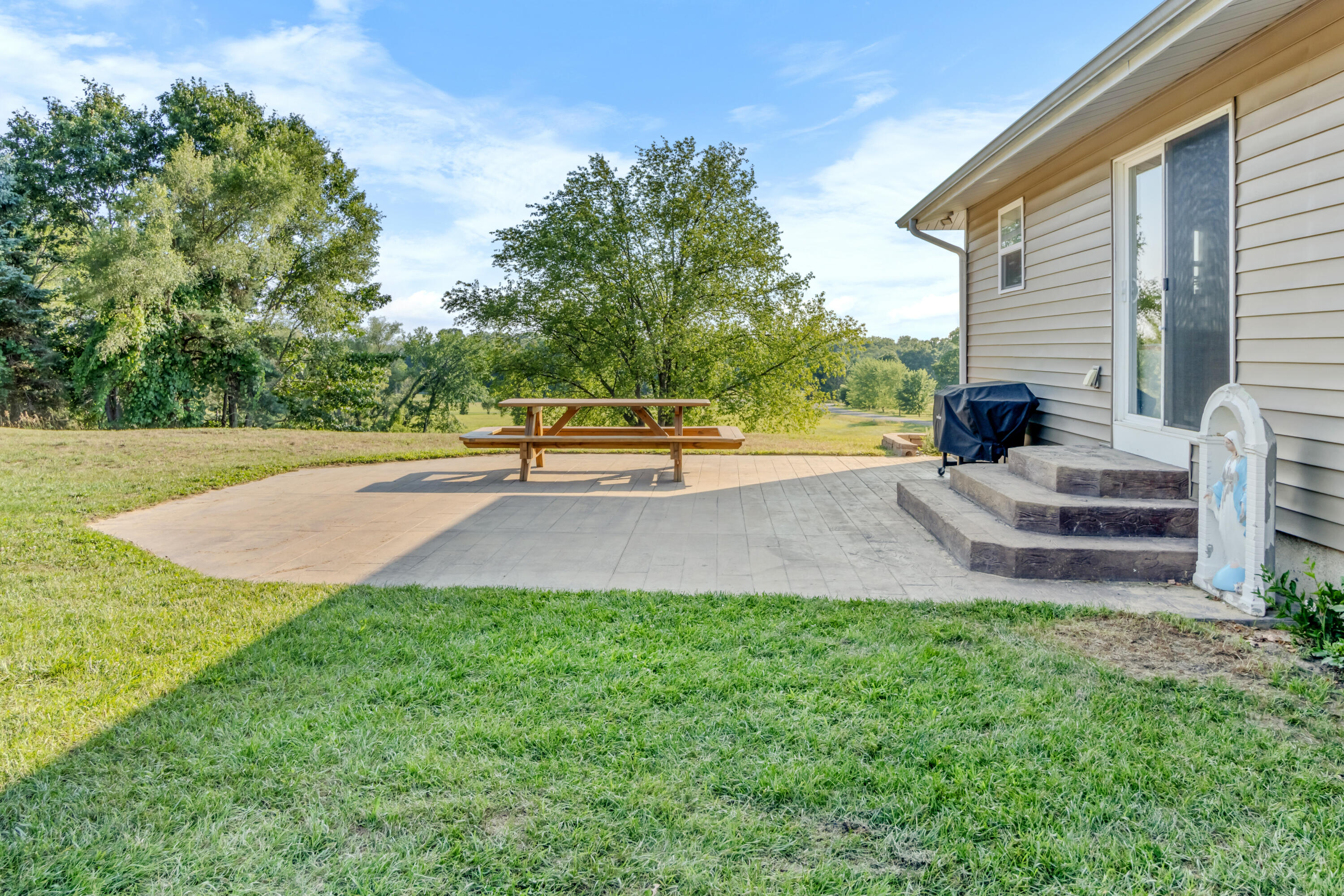 10390 Lovers Lane NW Grand Rapids MI 49534