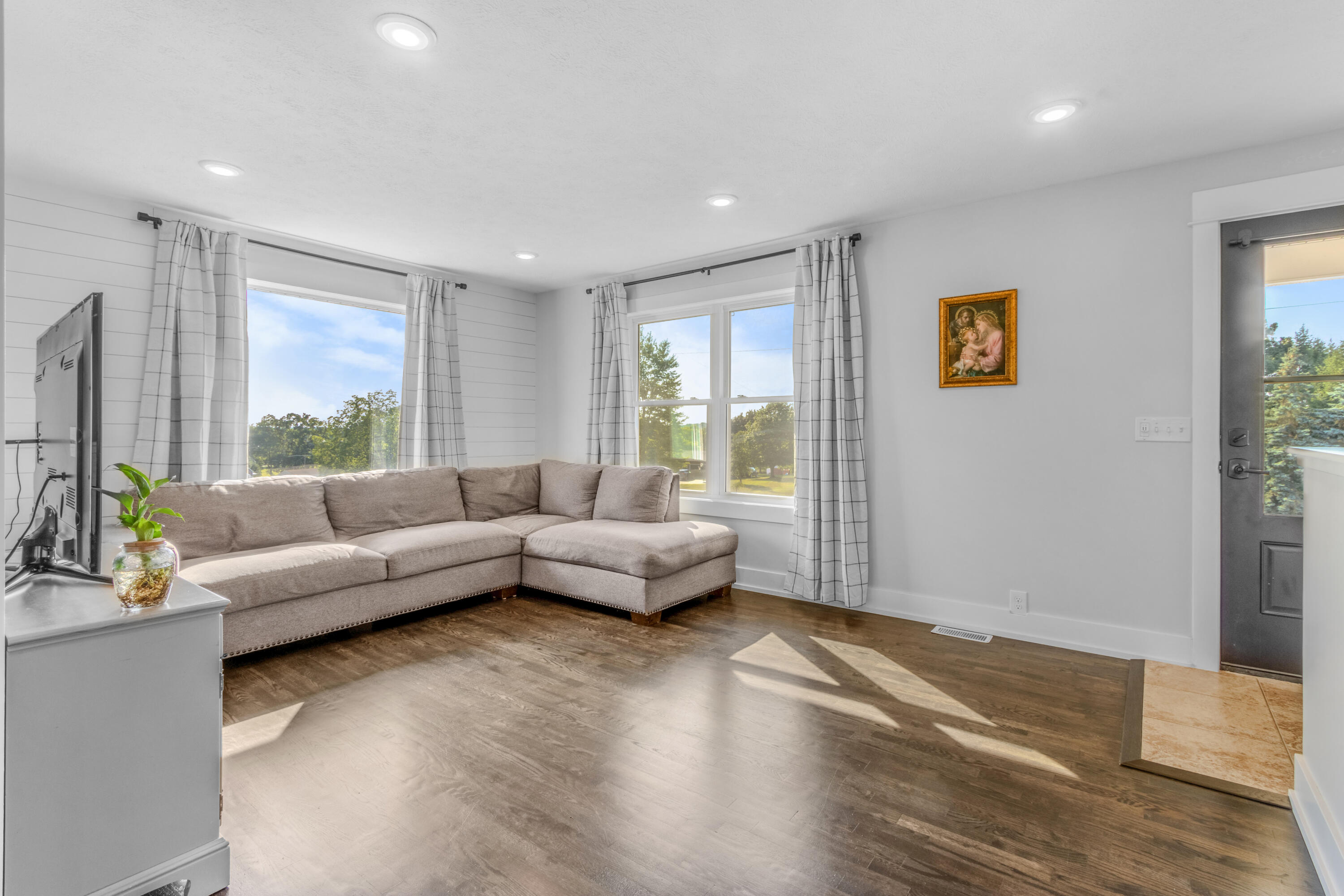 10390 Lovers Lane NW Grand Rapids MI 49534