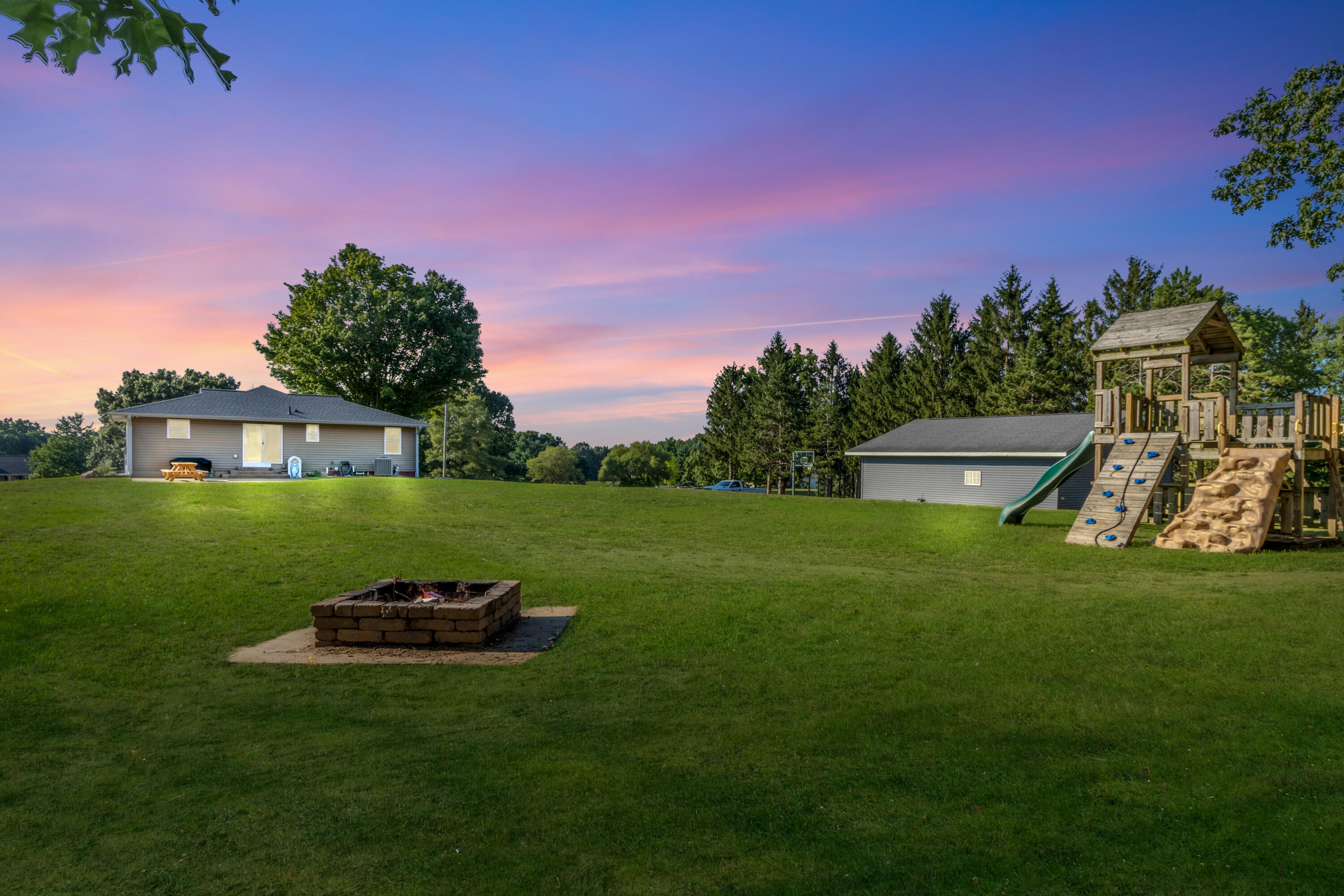 10390 Lovers Lane NW Grand Rapids MI 49534