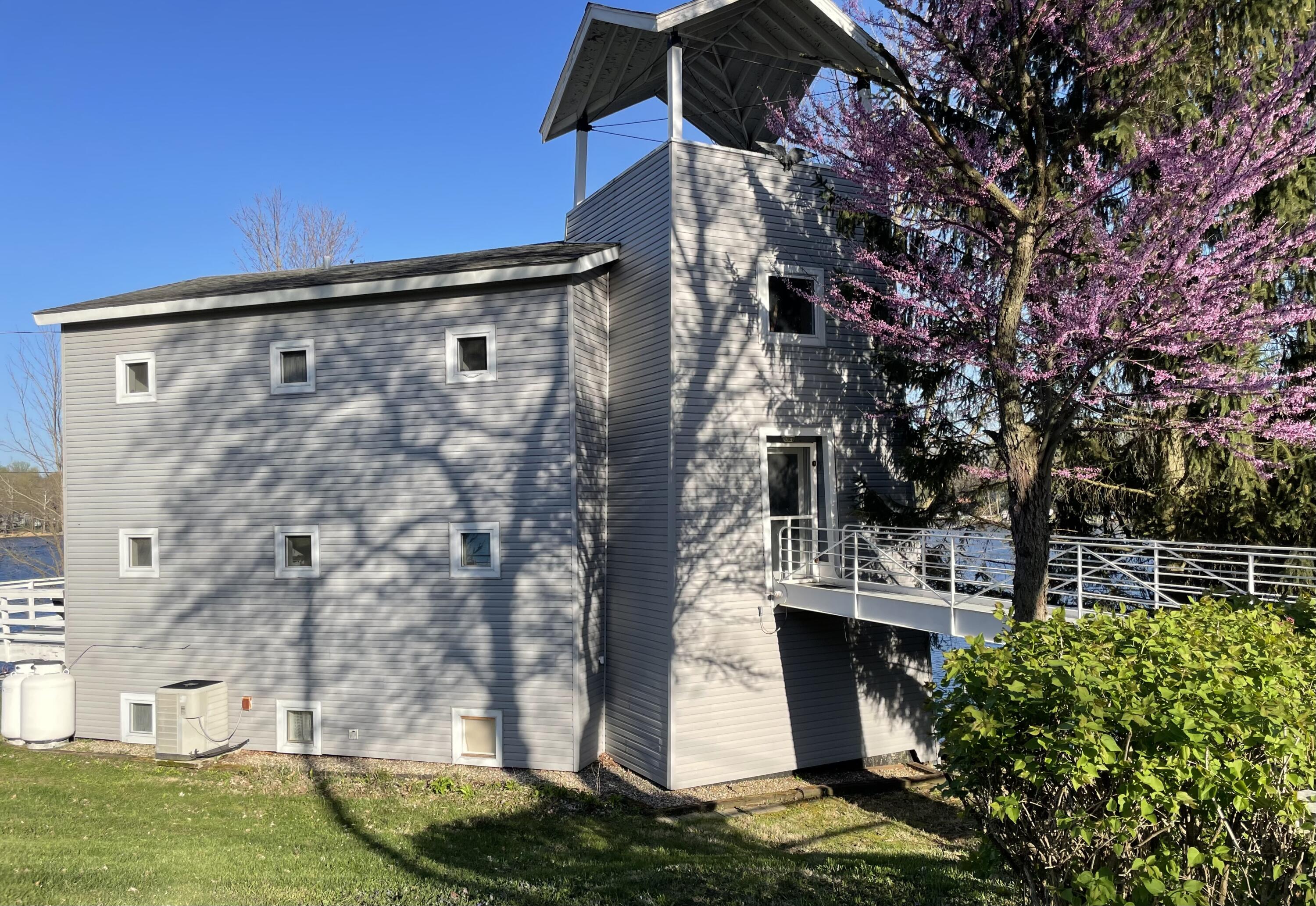 15657 Lakeview Drive Buchanan MI 49107