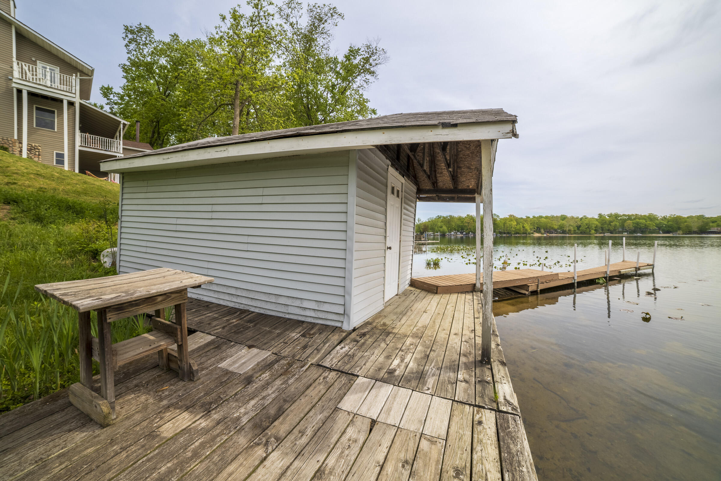 15657 Lakeview Drive Buchanan MI 49107