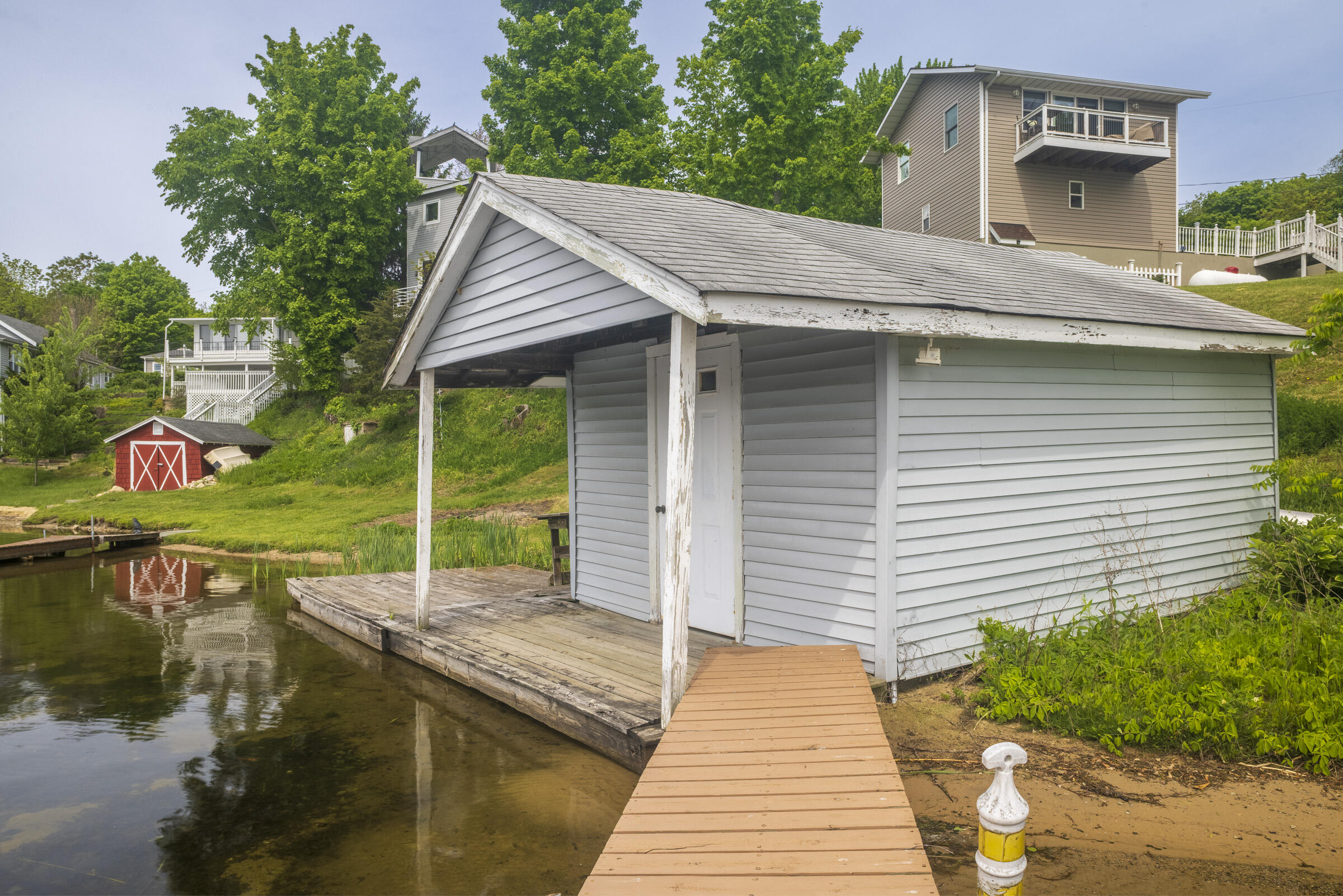 15657 Lakeview Drive Buchanan MI 49107