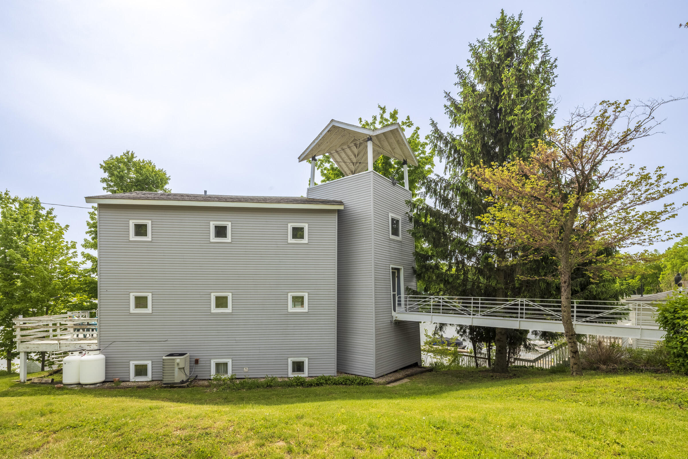 15657 Lakeview Drive Buchanan MI 49107