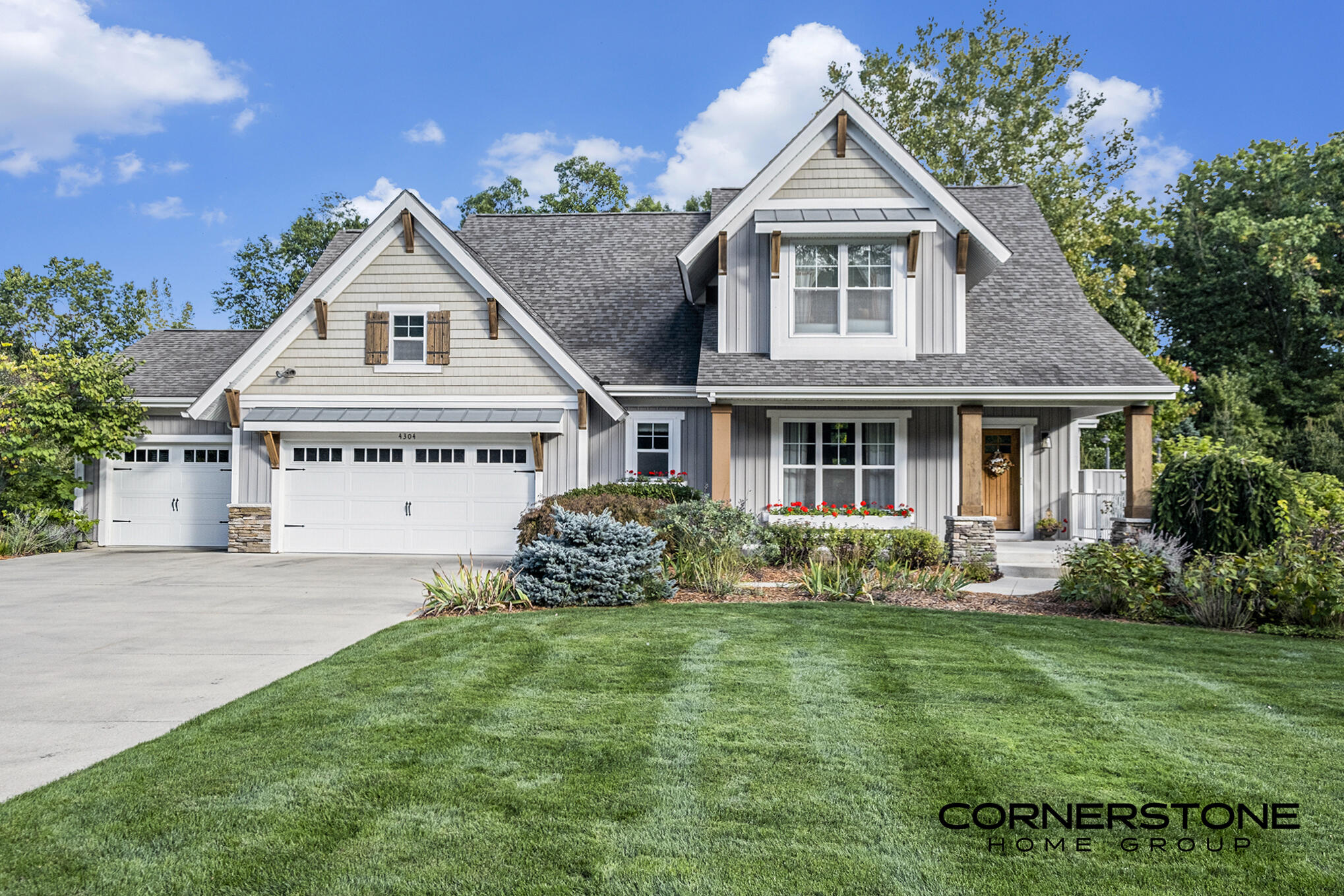 4304 Oak River Court NE Grand Rapids MI 49525