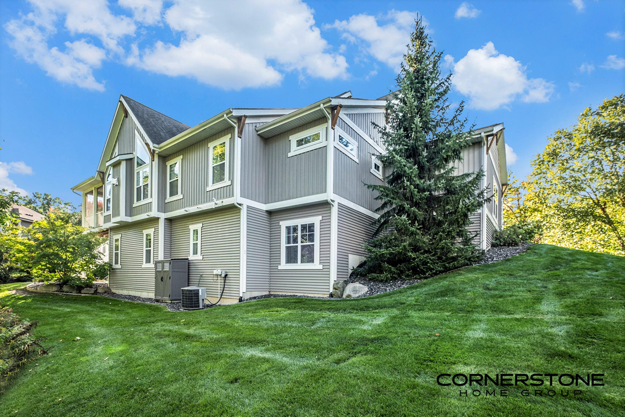 4304 Oak River Court NE Grand Rapids MI 49525