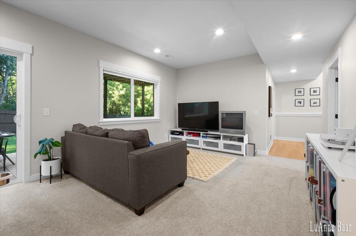 2939 5 Mile Road NE Grand Rapids MI 49525