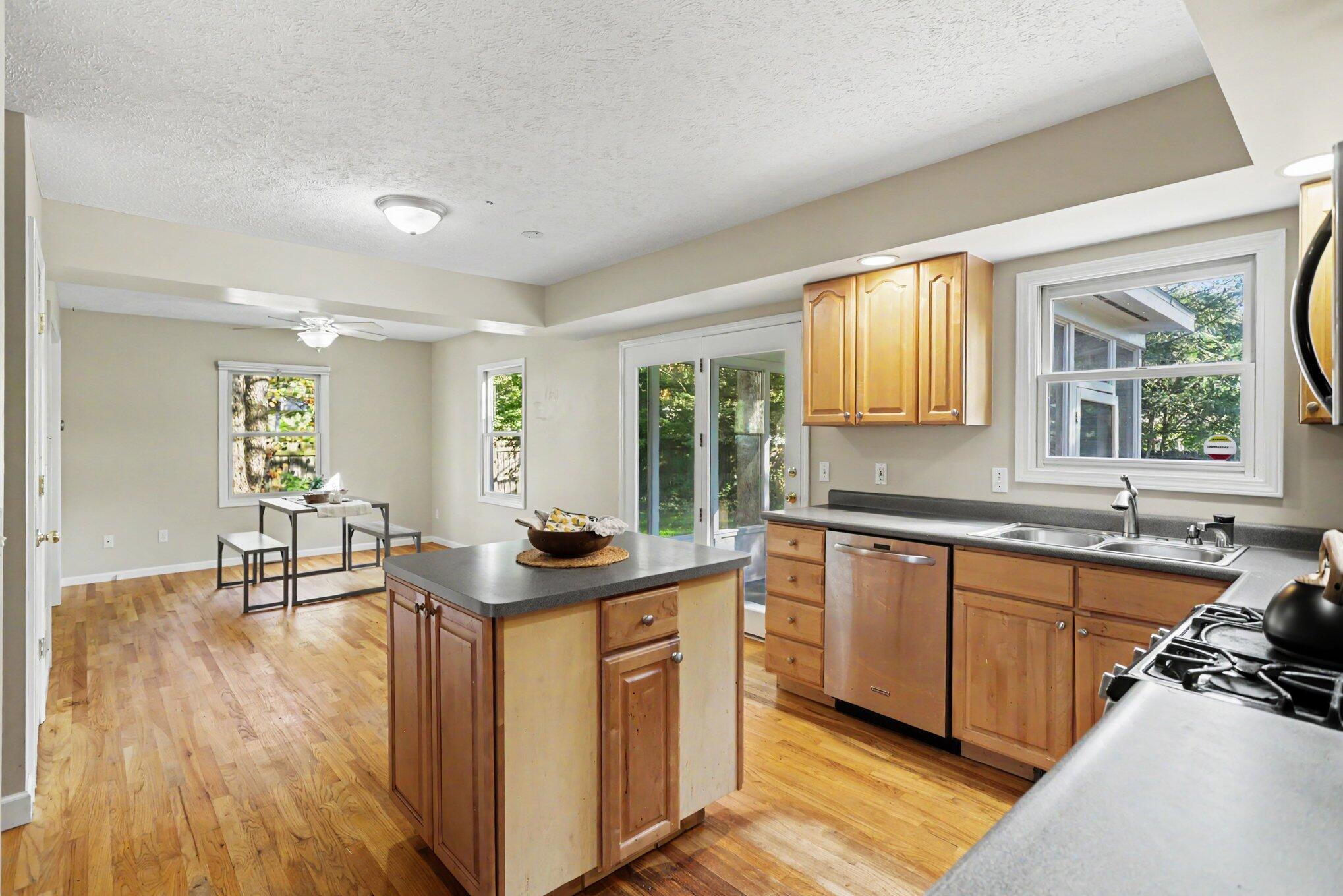 2741 Cloyster Court Kalamazoo MI 49008
