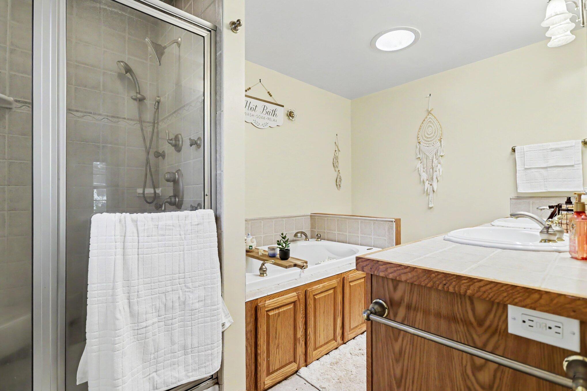 2741 Cloyster Court Kalamazoo MI 49008