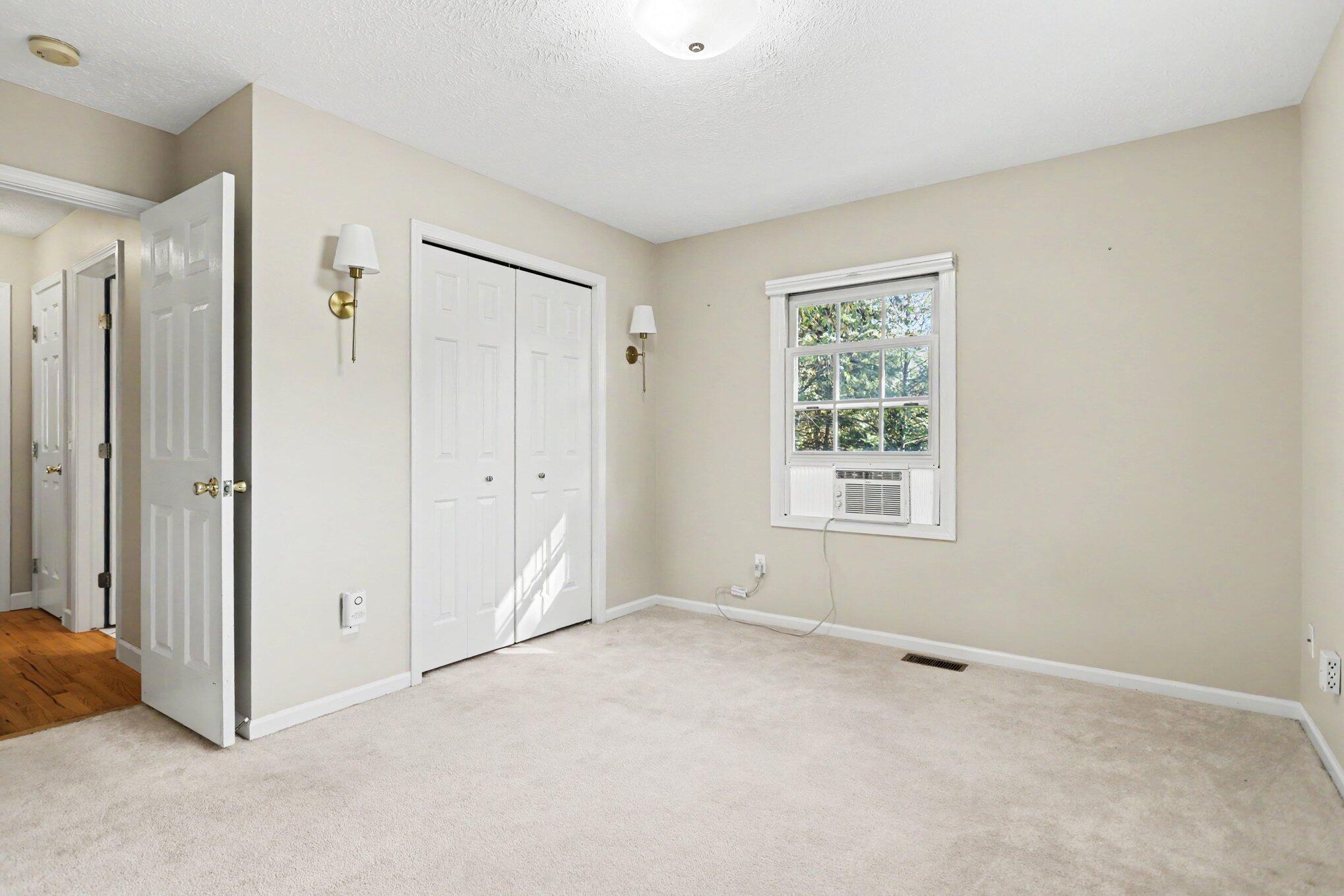 2741 Cloyster Court Kalamazoo MI 49008